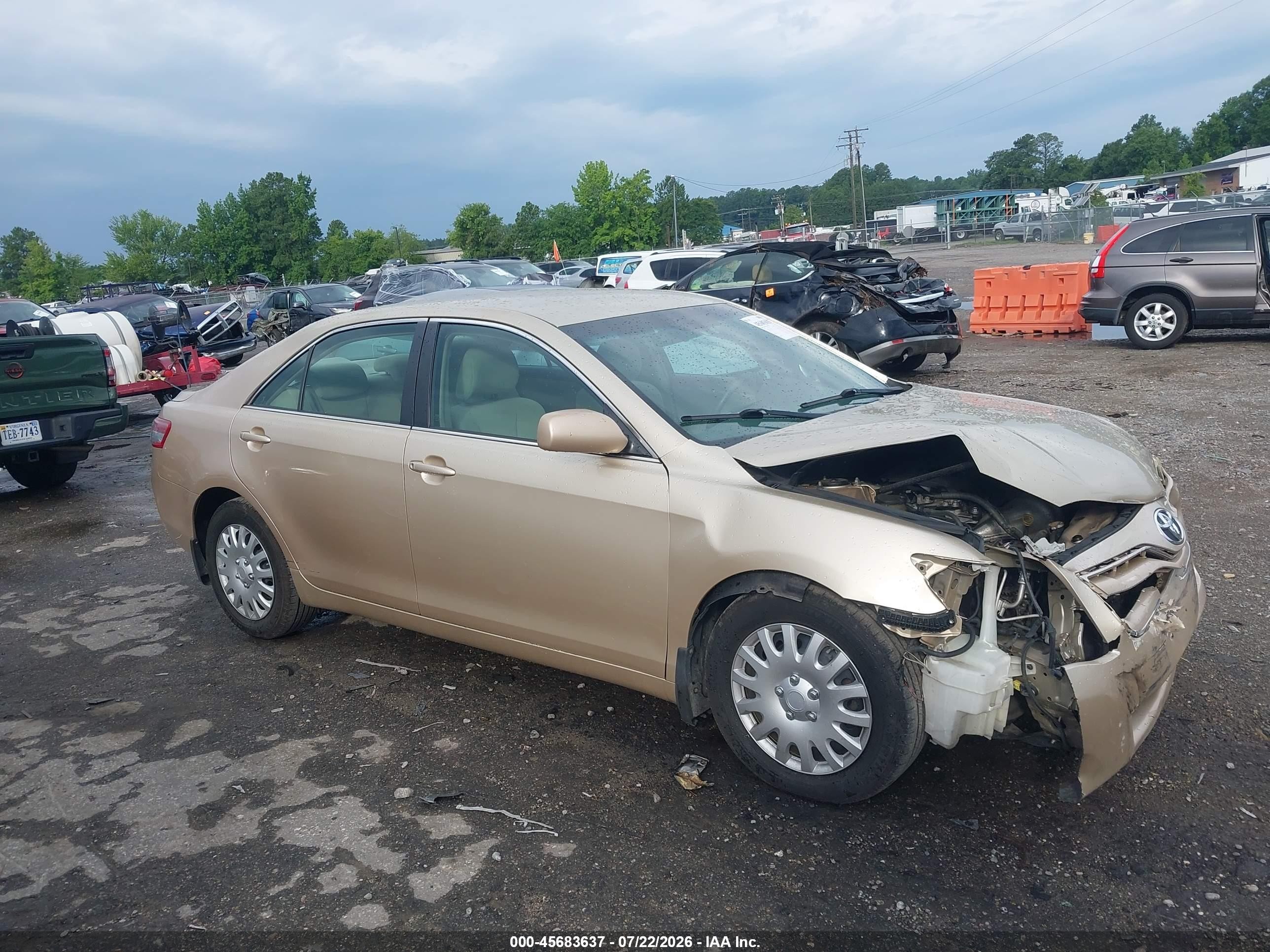 2010 Toyota Camry   Gold vin: 4T4BF3EK2AR016960