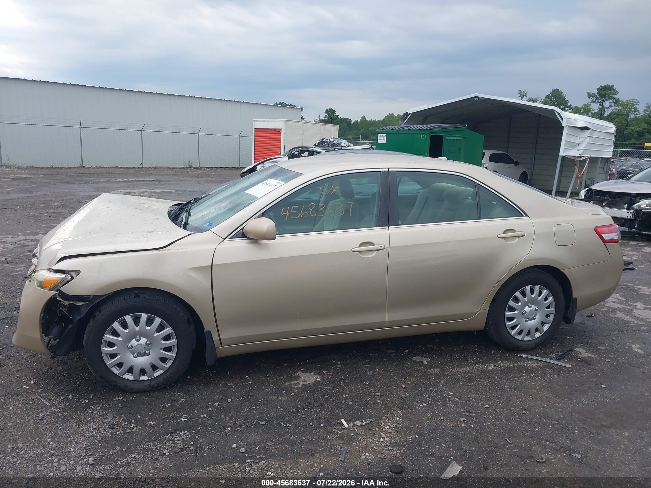 2010 Toyota Camry   Gold vin: 4T4BF3EK2AR016960