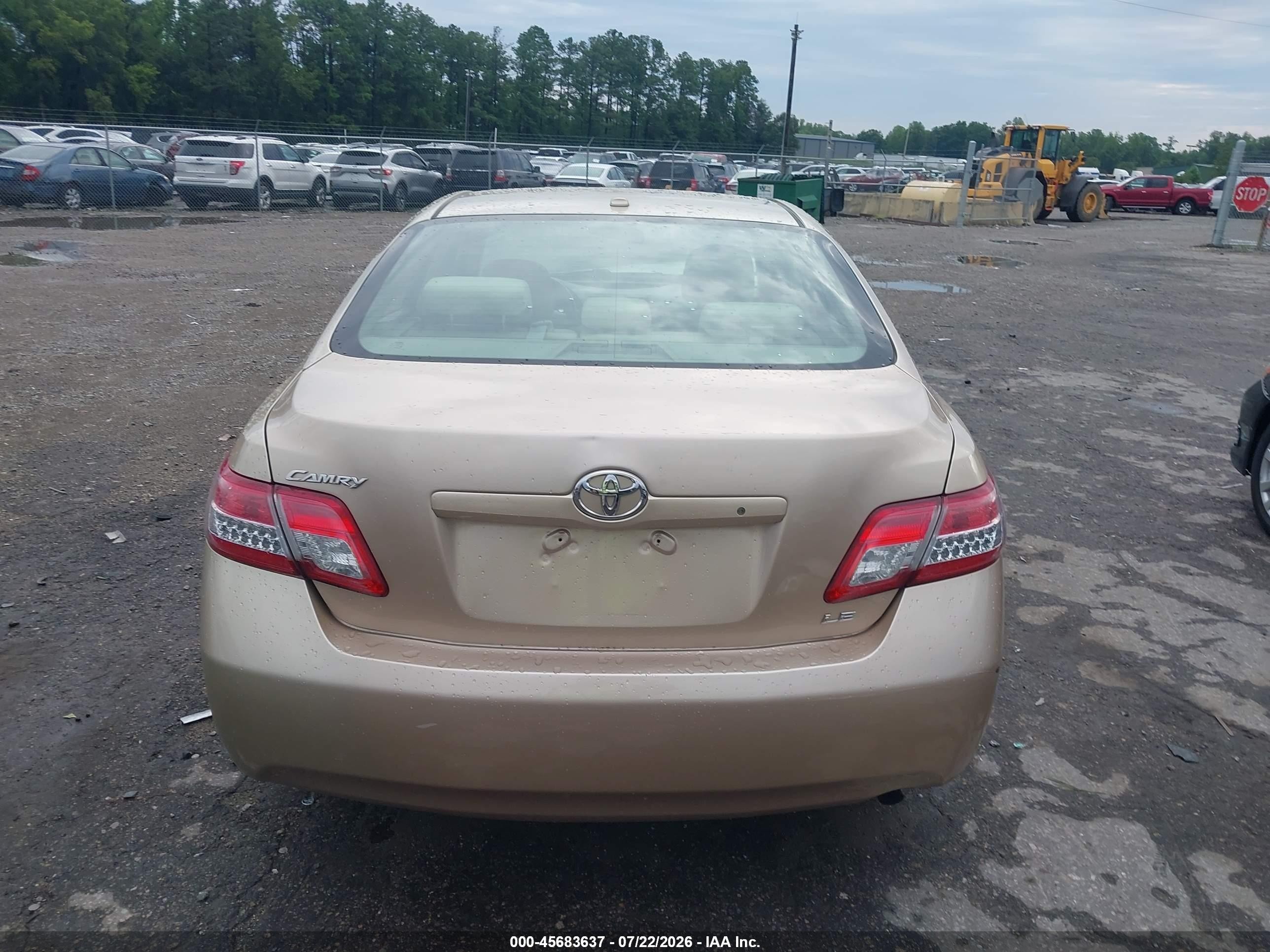2010 Toyota Camry   Gold vin: 4T4BF3EK2AR016960