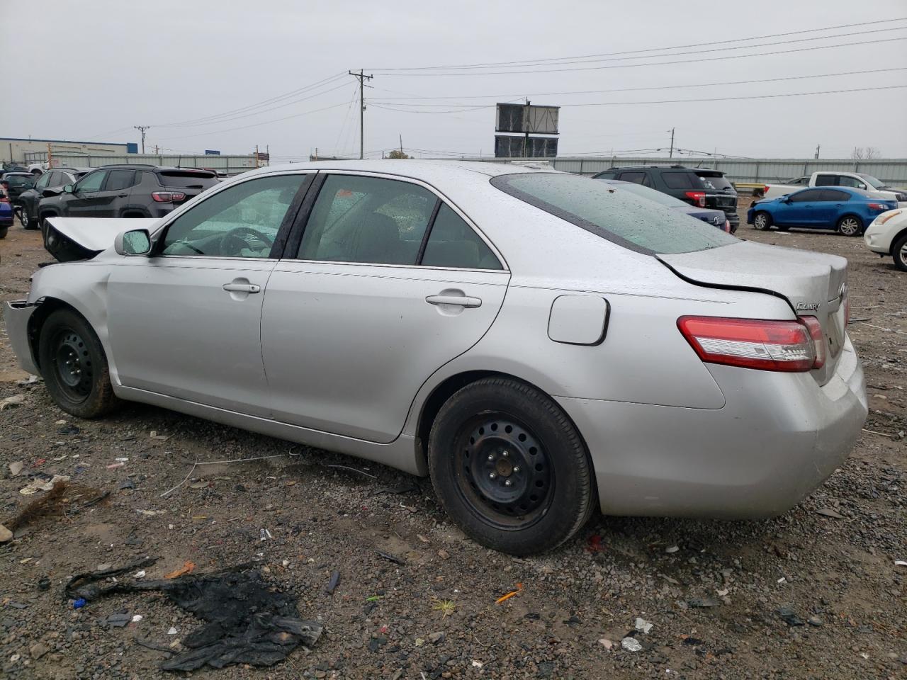 2010 Toyota Camry /le/ Серебряный vin: 4T4BF3EK2AR019034
