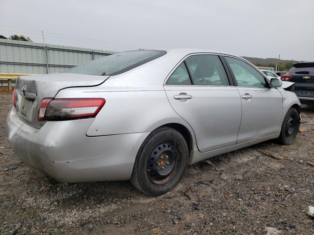 2010 Toyota Camry /le/ Серебряный vin: 4T4BF3EK2AR019034