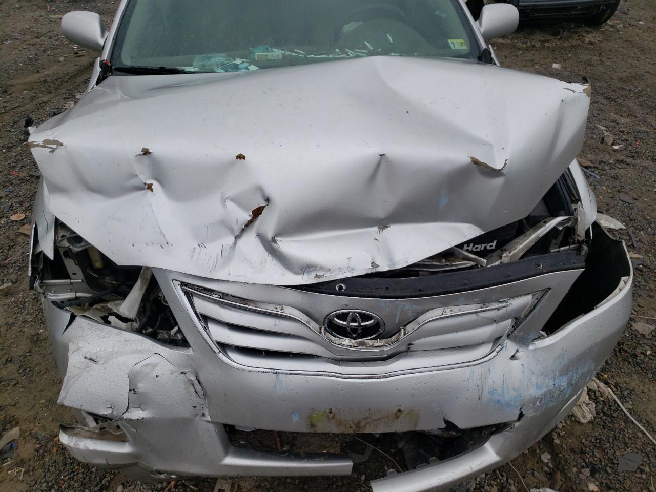 2010 Toyota Camry /le/ Серебряный vin: 4T4BF3EK2AR019034
