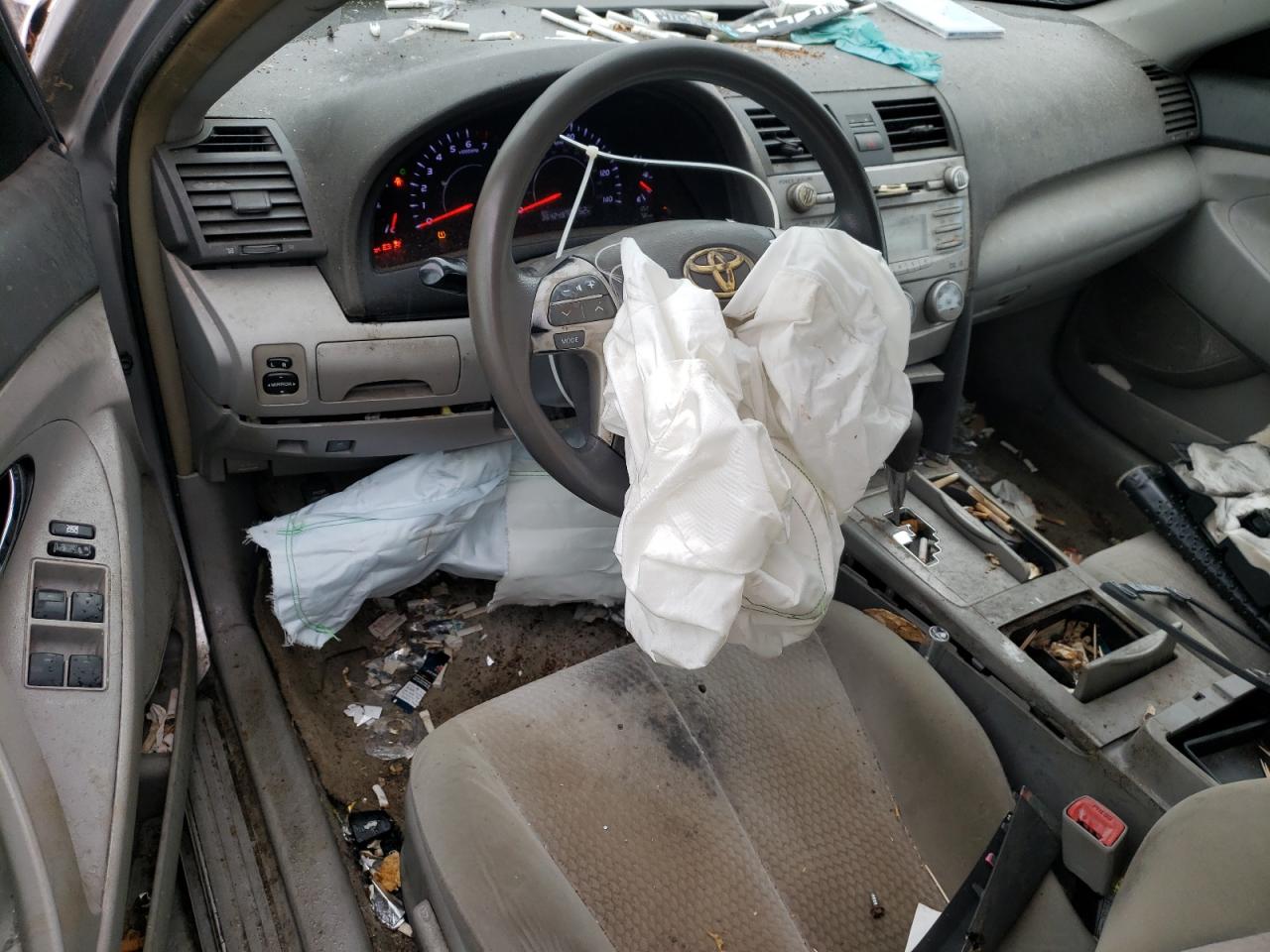2010 Toyota Camry /le/ Серебряный vin: 4T4BF3EK2AR019034