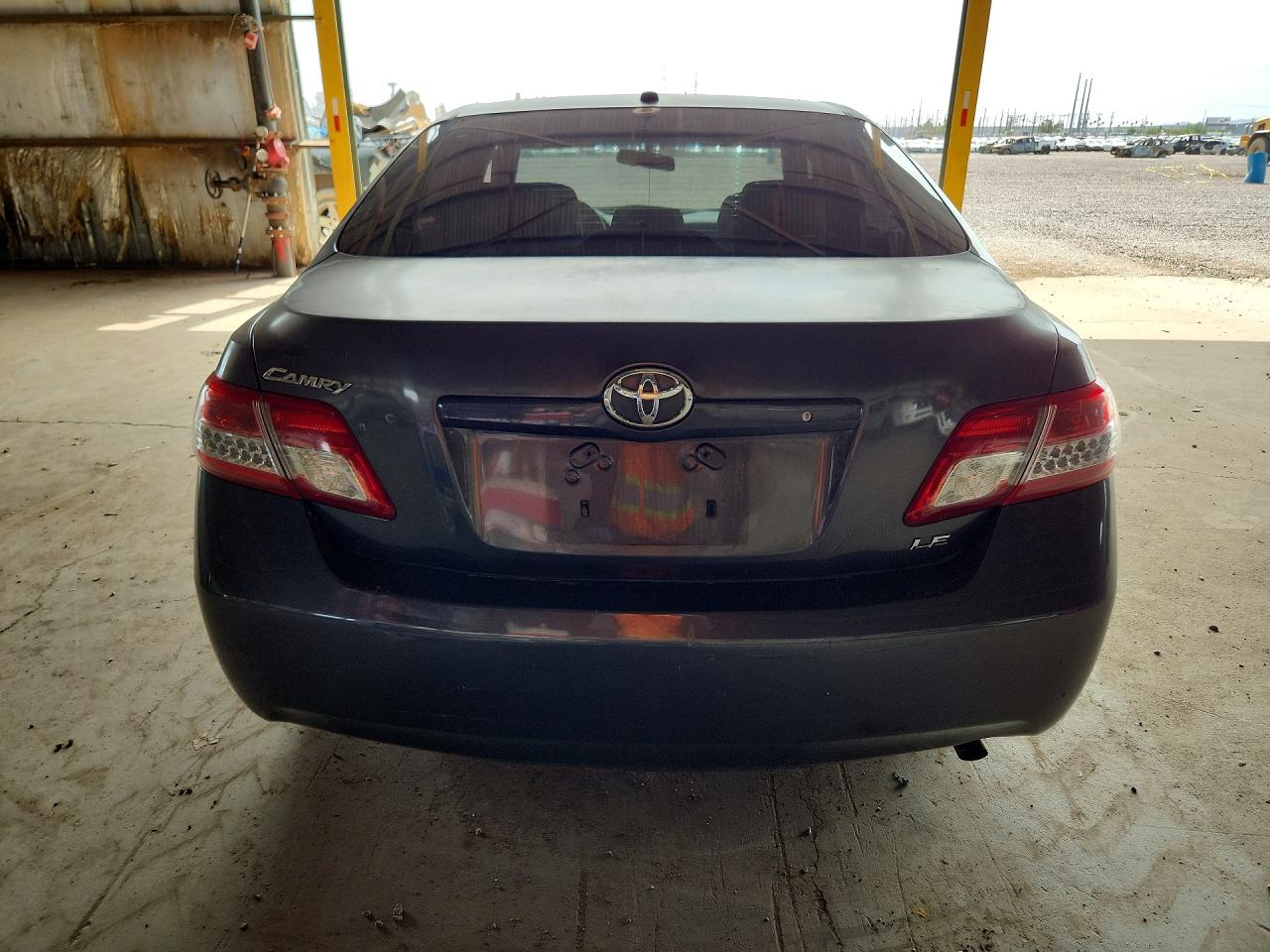 2010 Toyota Camry Le Gray vin: 4T4BF3EK2AR019602