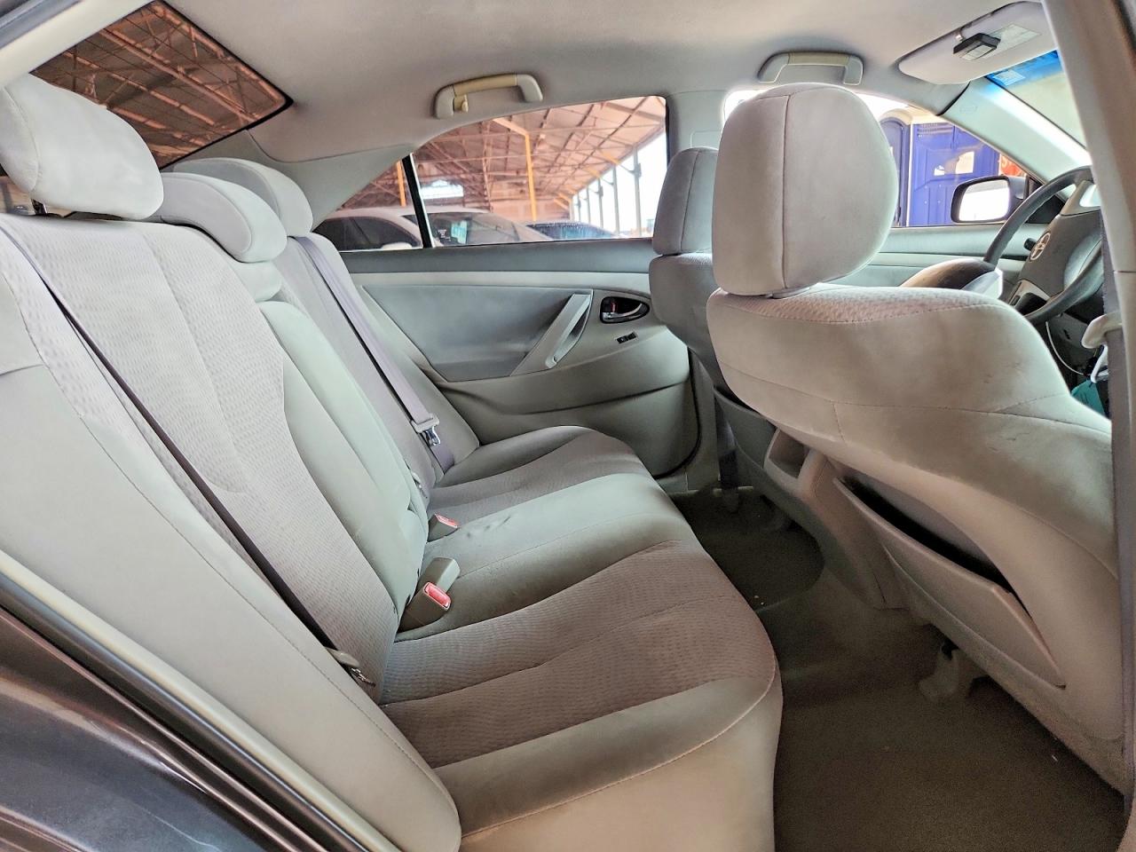 2010 Toyota Camry Le Gray vin: 4T4BF3EK2AR019602