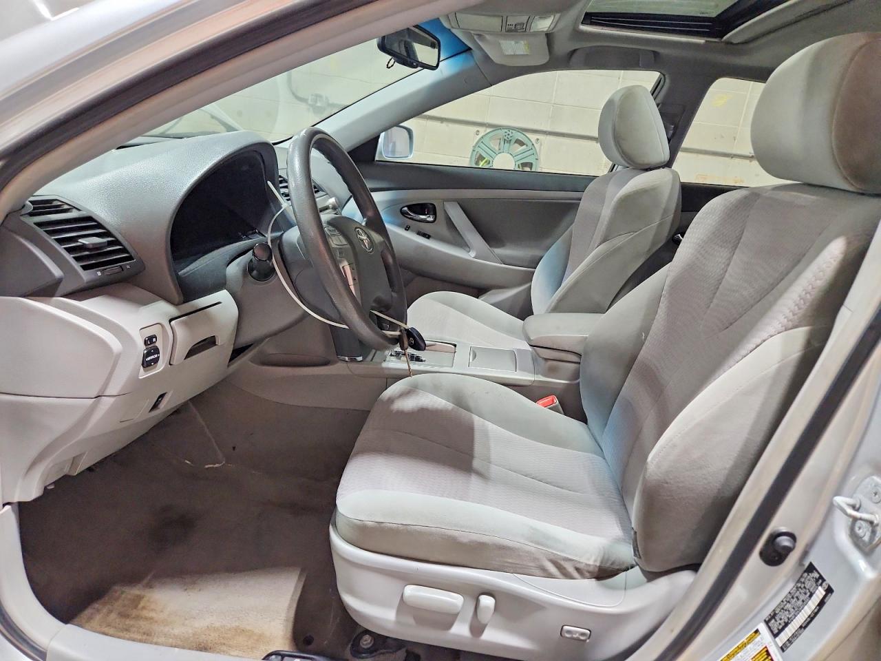2010 Toyota Camry Le Silver vin: 4T4BF3EK2AR030583