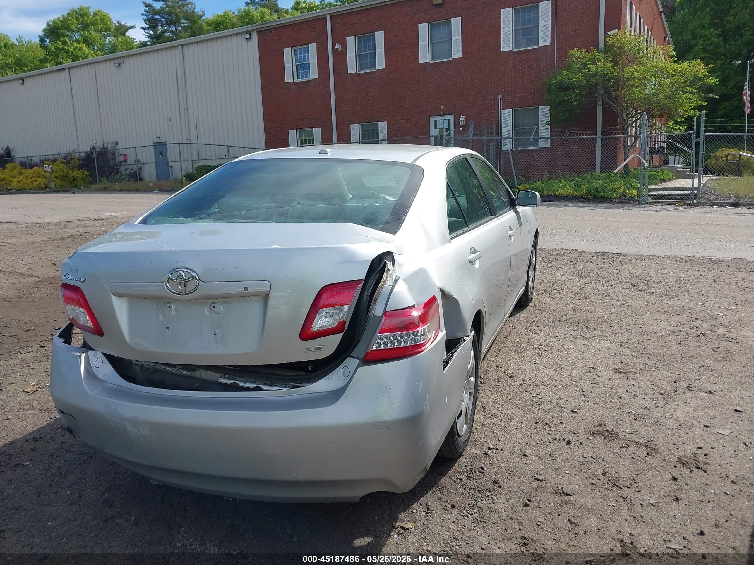 2010 Toyota Camry Le Silver vin: 4T4BF3EK2AR037369