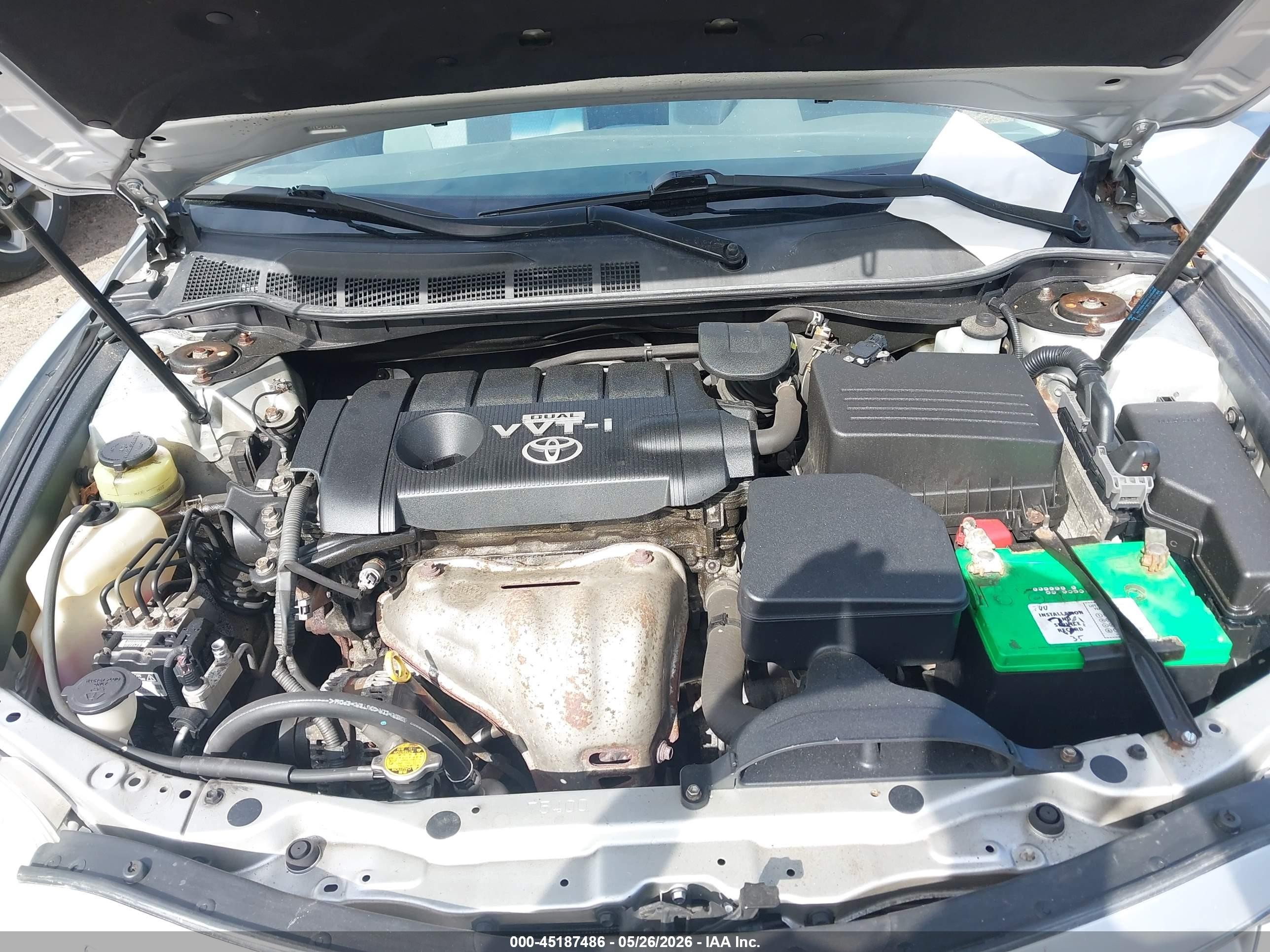 2010 Toyota Camry Le Silver vin: 4T4BF3EK2AR037369
