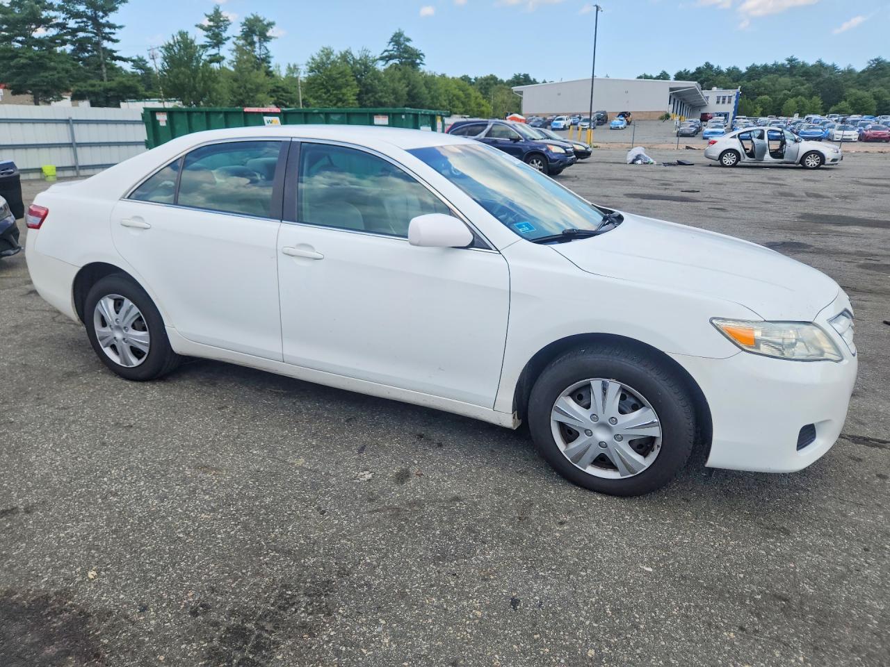 2010 Toyota Camry Le White vin: 4T4BF3EK2AR052857