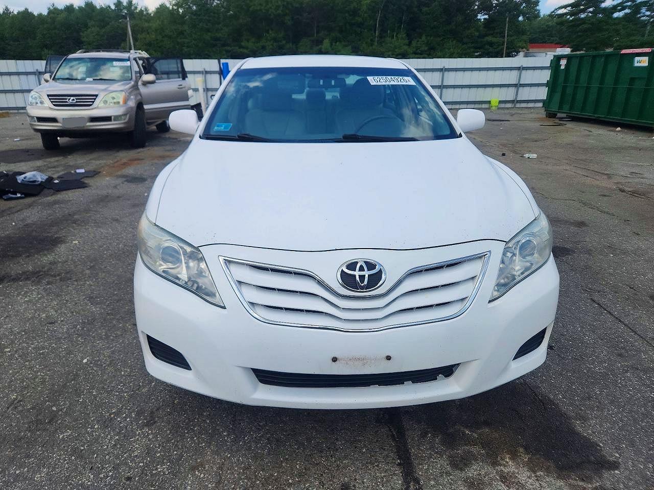2010 Toyota Camry Le White vin: 4T4BF3EK2AR052857