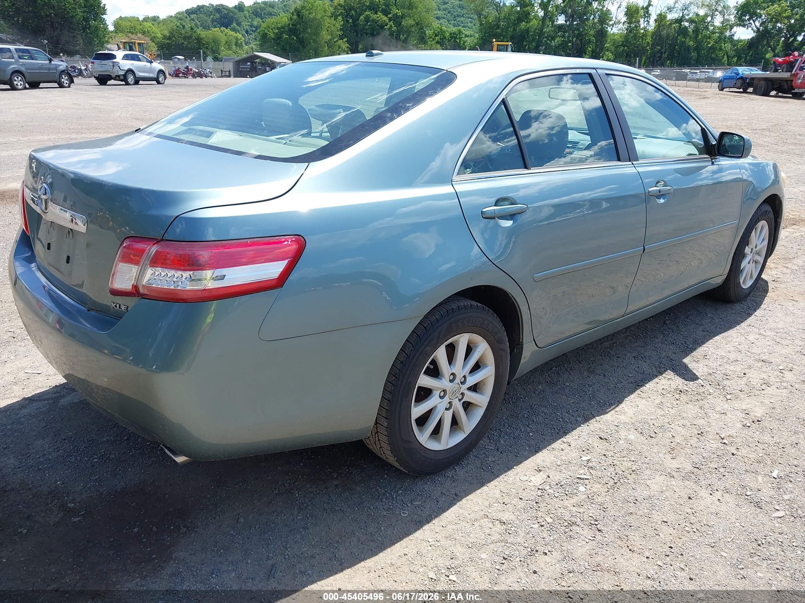 2010 Toyota Camry Xle Зеленый vin: 4T4BF3EK2AR055046