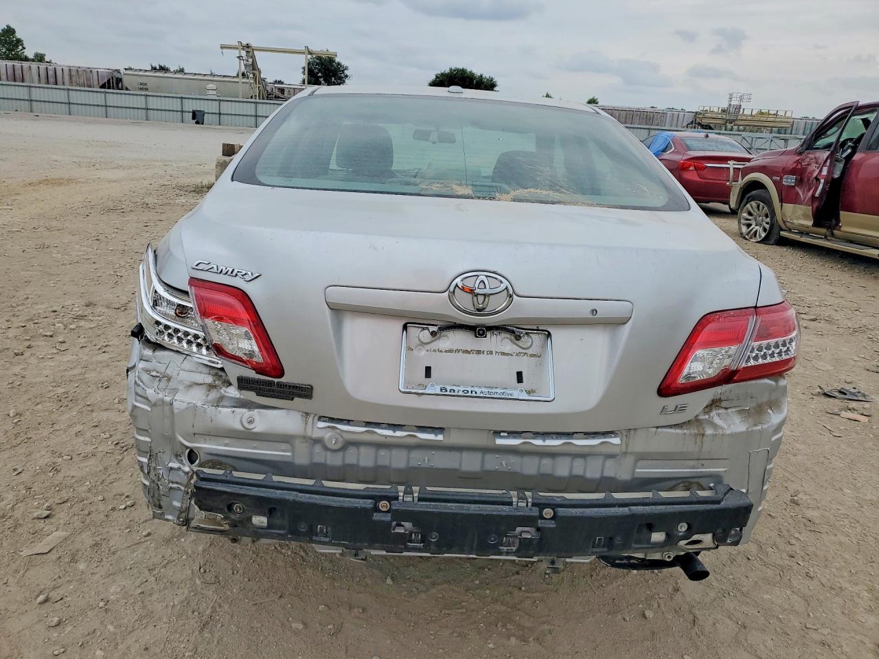 2010 Toyota Camry Серебряный vin: 4T4BF3EK2AR055161