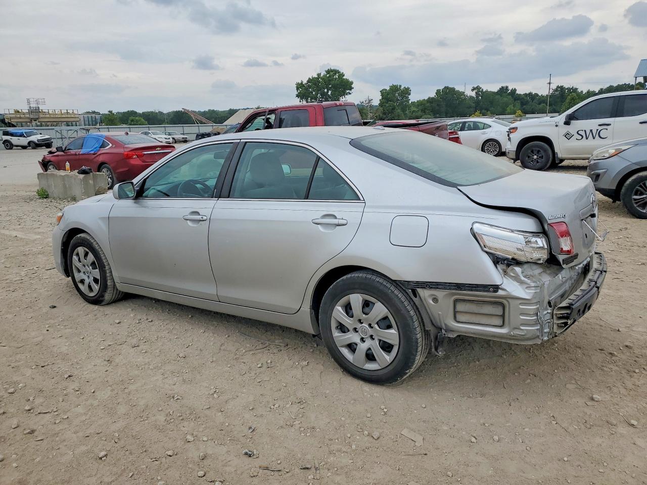 2010 Toyota Camry Серебряный vin: 4T4BF3EK2AR055161