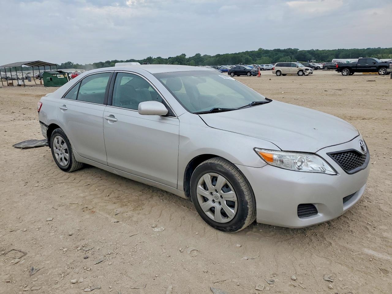 2010 Toyota Camry Серебряный vin: 4T4BF3EK2AR055161