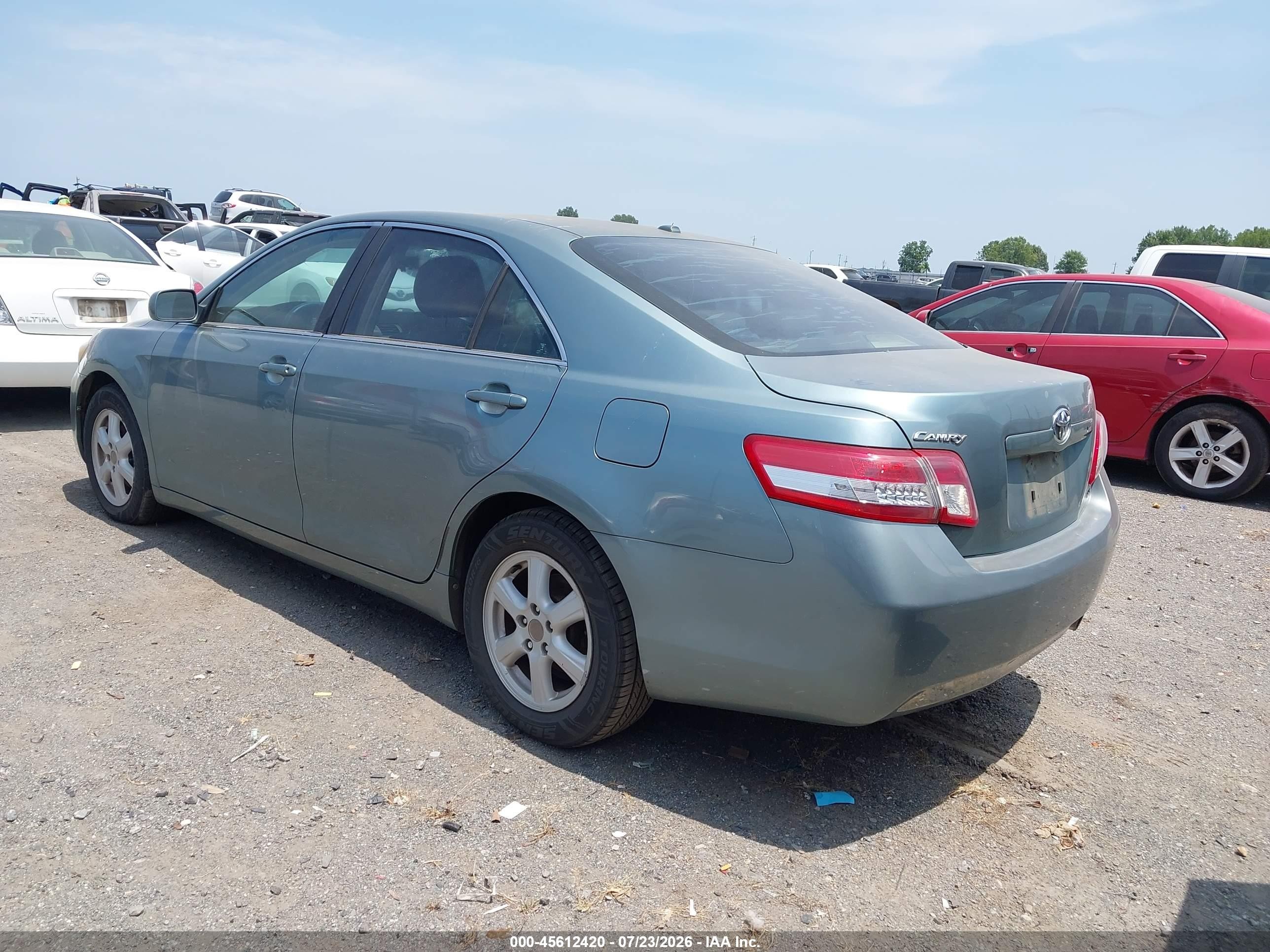 2010 Toyota Camry Le Green vin: 4T4BF3EK2AR056410