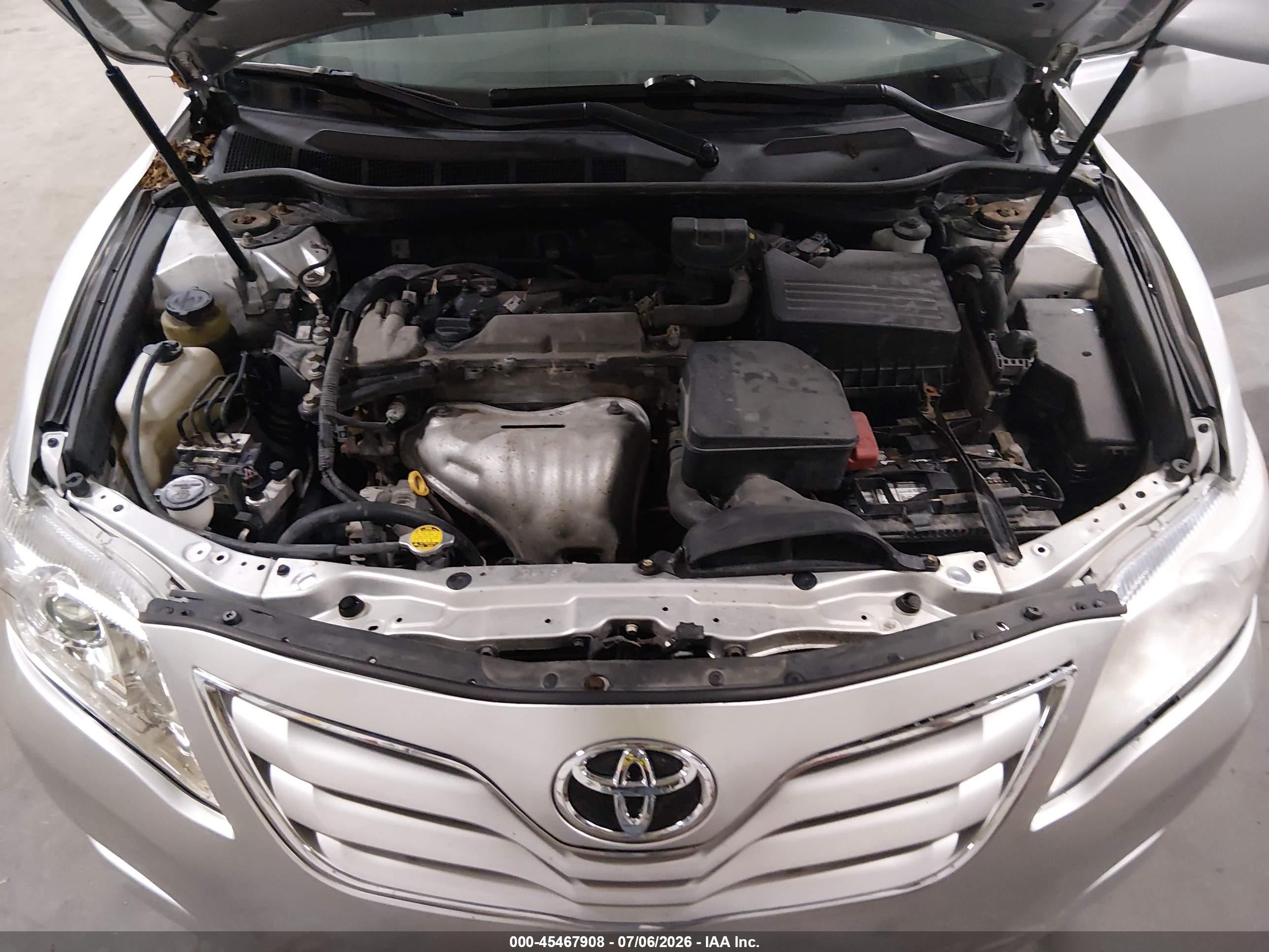 2010 Toyota Camry Le Gray vin: 4T4BF3EK2AR061705