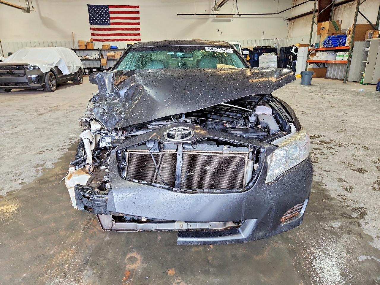 2010 Toyota Camry Le Gray vin: 4T4BF3EK2AR065558