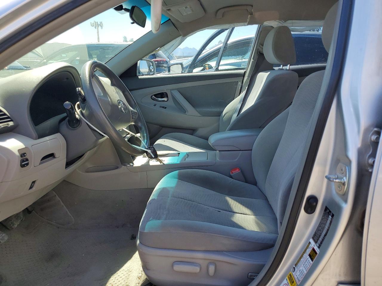 2010 Toyota Camry Le Silver vin: 4T4BF3EK2AR066841