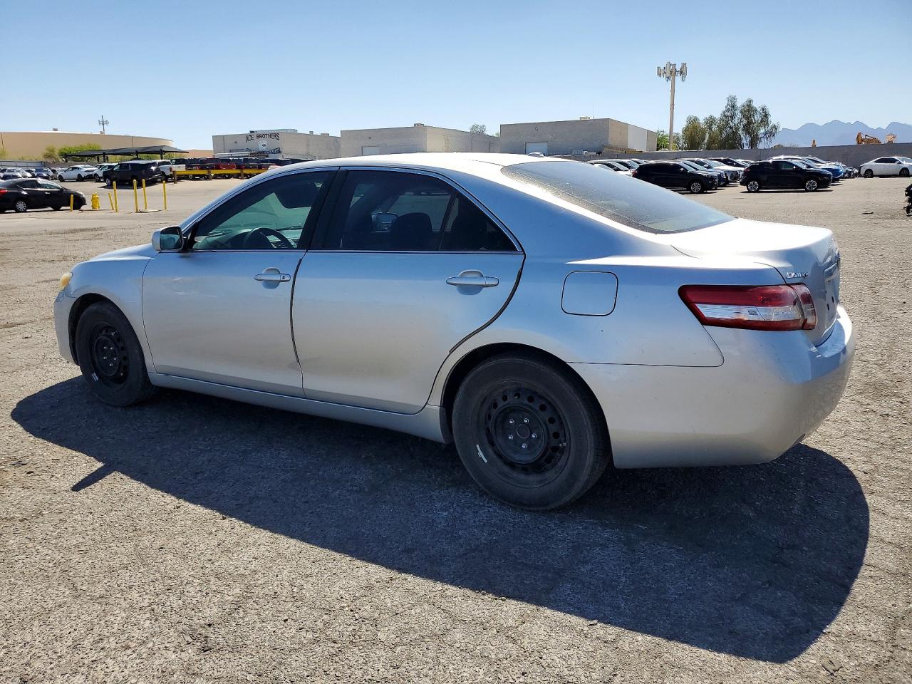 2010 Toyota Camry Le Silver vin: 4T4BF3EK2AR066841