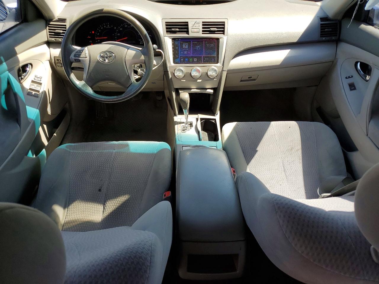 2010 Toyota Camry Le Silver vin: 4T4BF3EK2AR066841