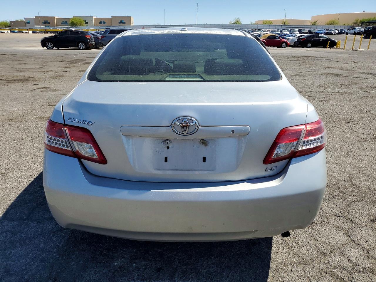 2010 Toyota Camry Le Silver vin: 4T4BF3EK2AR066841