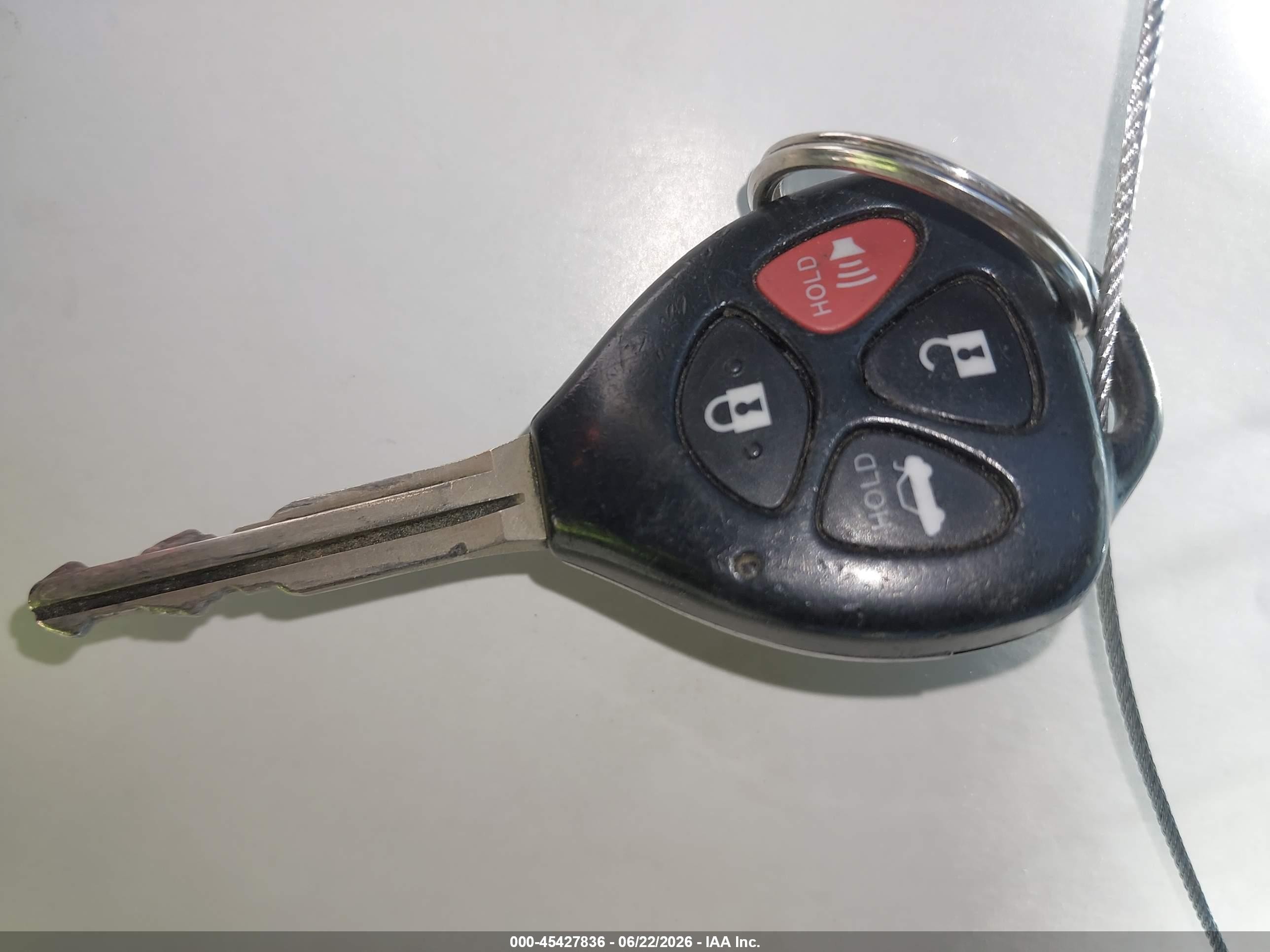 2010 Toyota Camry Le Золотой vin: 4T4BF3EK2AR069948