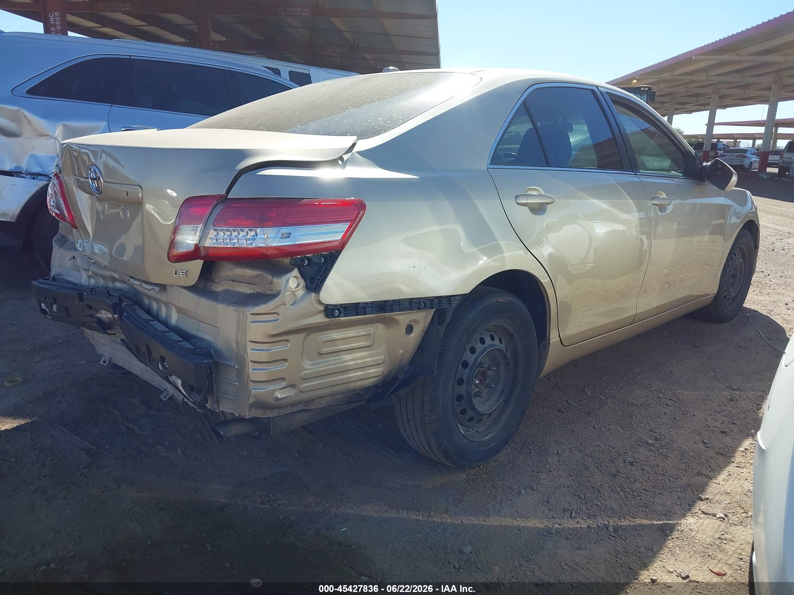 2010 Toyota Camry Le Золотой vin: 4T4BF3EK2AR069948