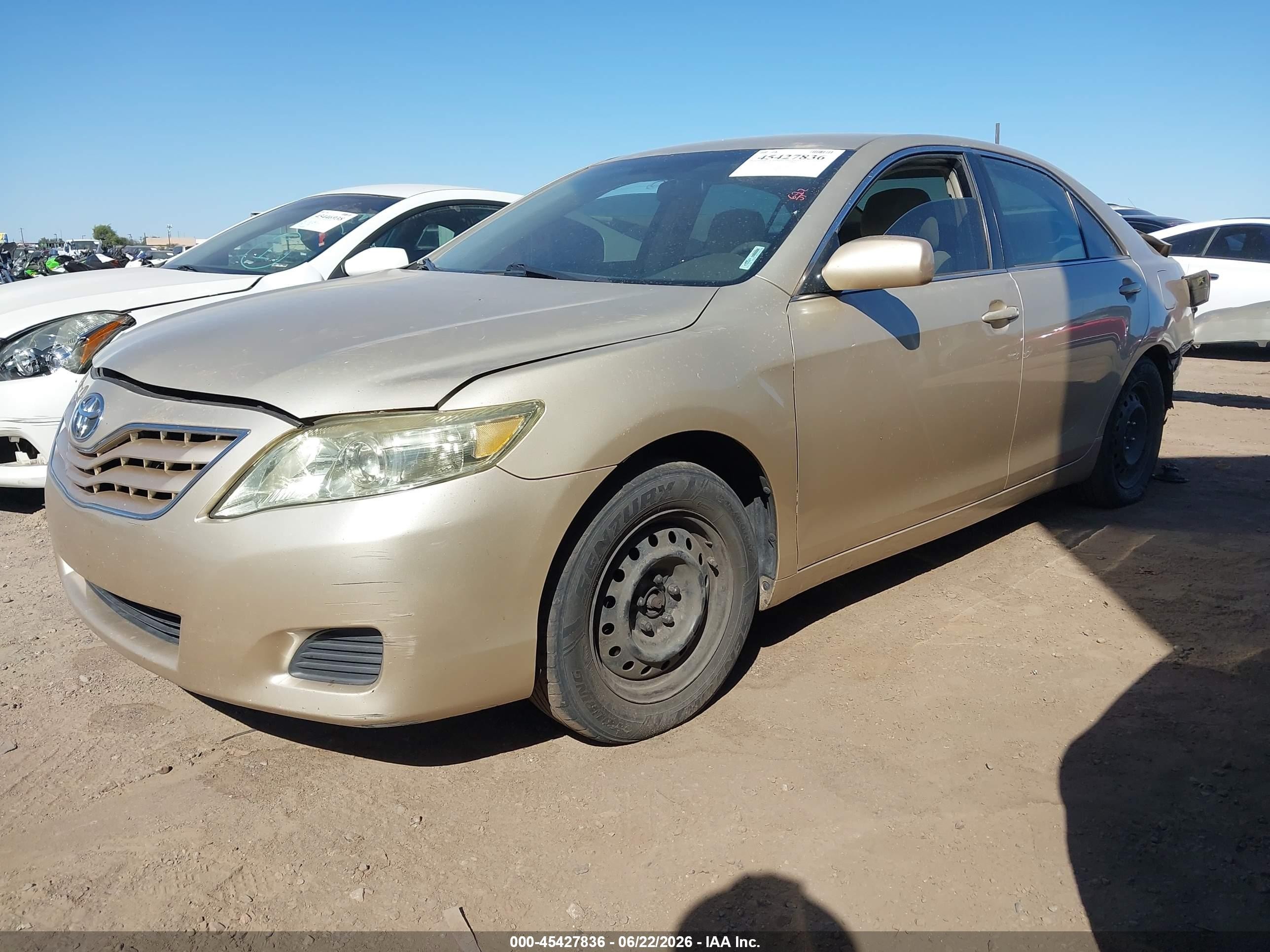 2010 Toyota Camry Le Золотой vin: 4T4BF3EK2AR069948