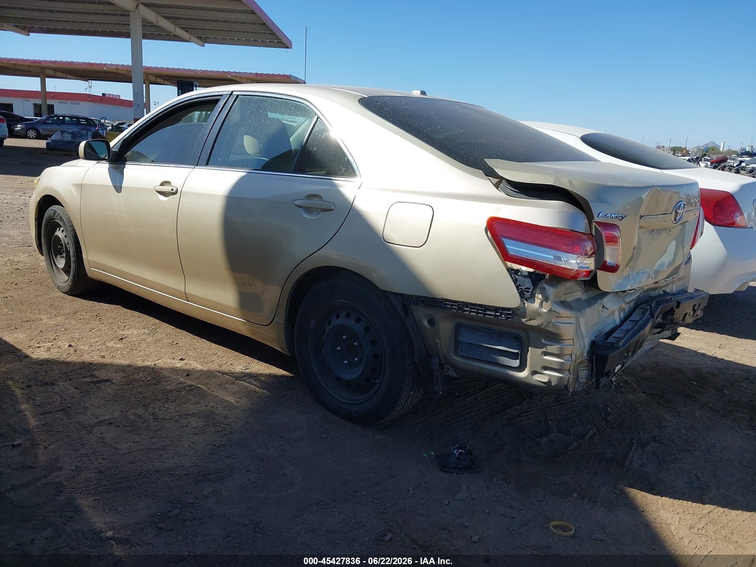 2010 Toyota Camry Le Золотой vin: 4T4BF3EK2AR069948