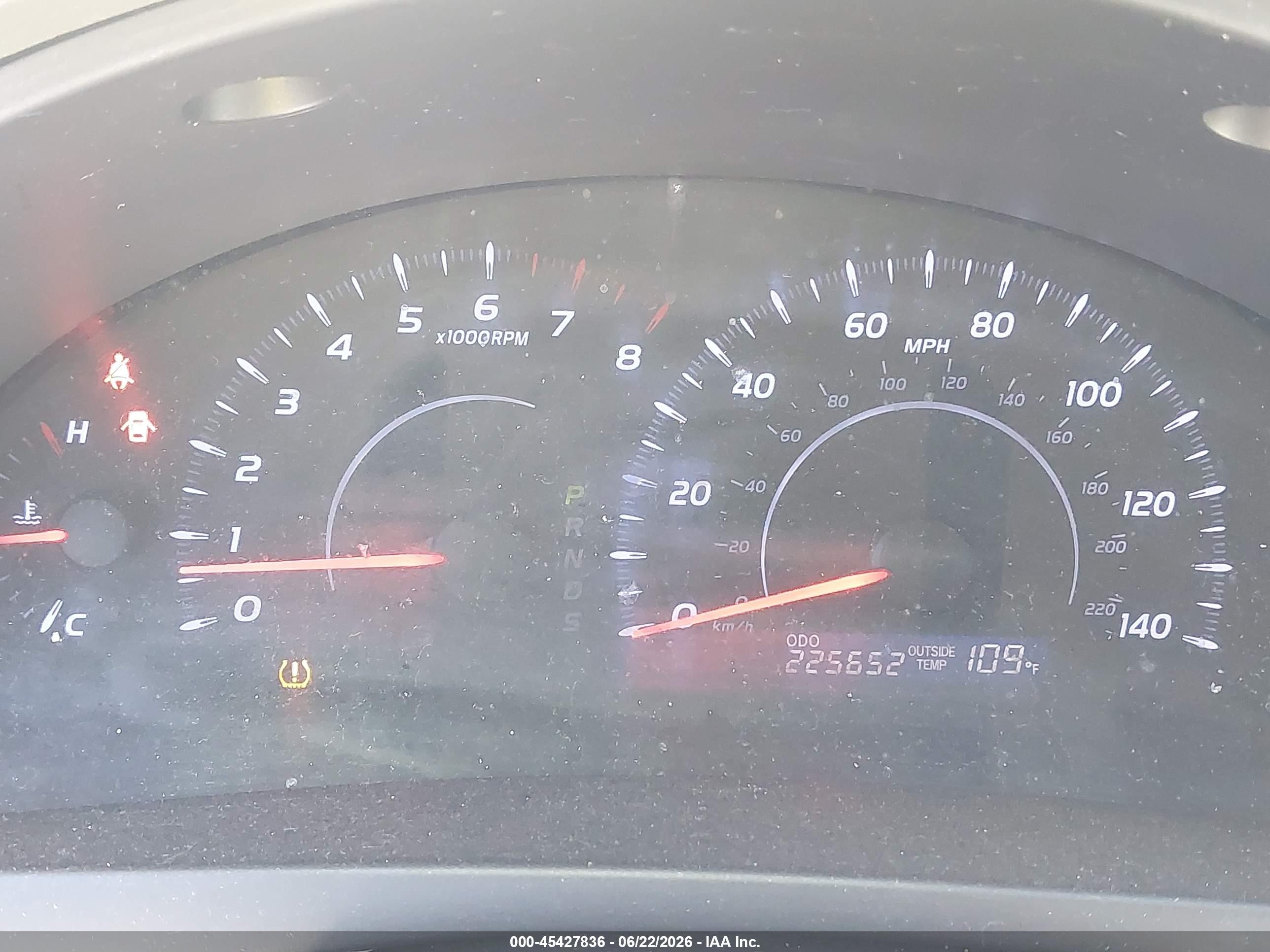 2010 Toyota Camry Le Золотой vin: 4T4BF3EK2AR069948