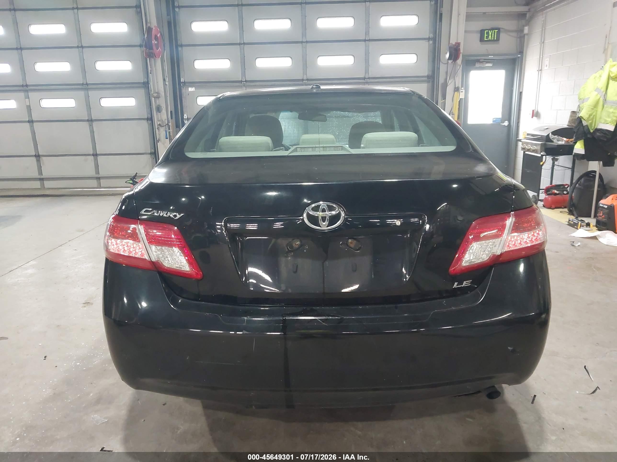 2010 Toyota Camry Le Black vin: 4T4BF3EK2AR070775