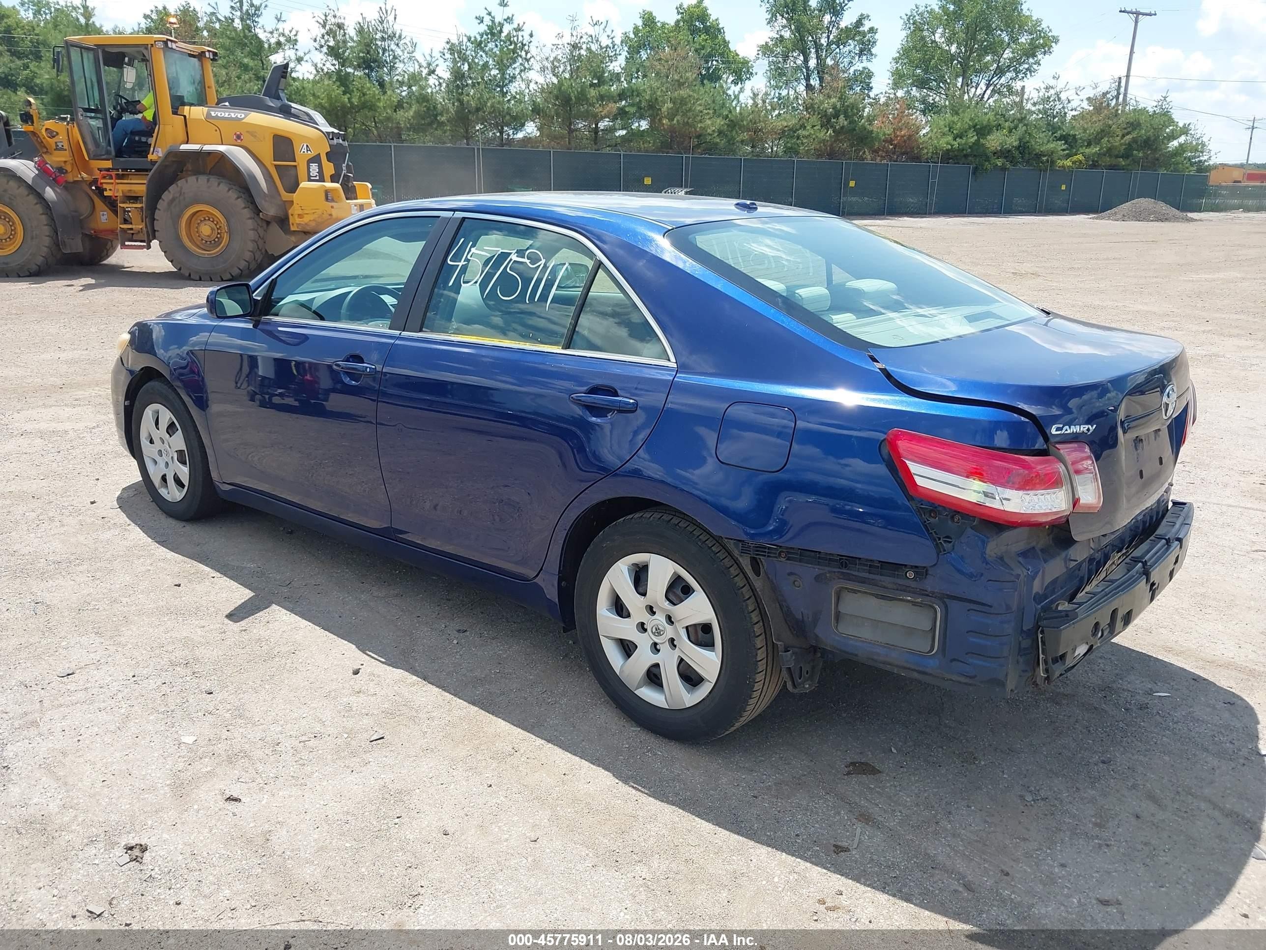 2010 Toyota Camry Le Blue vin: 4T4BF3EK2AR072896
