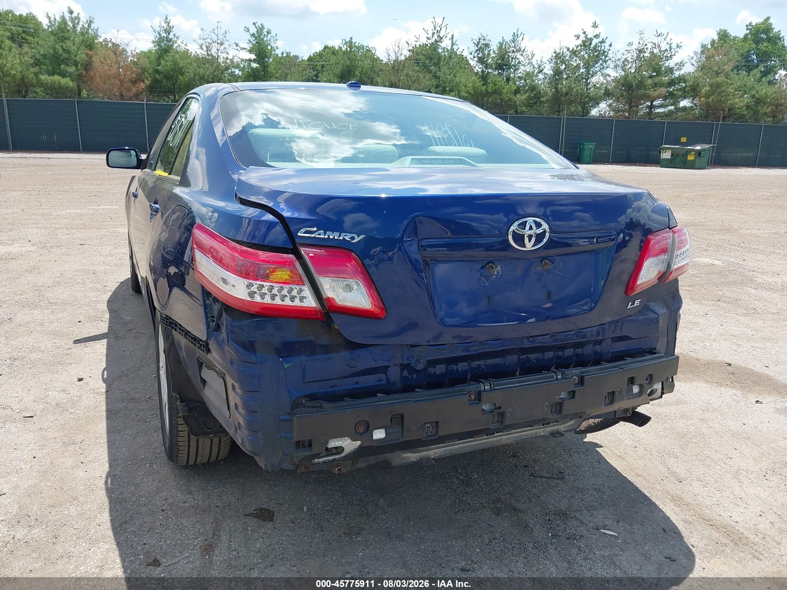 2010 Toyota Camry Le Blue vin: 4T4BF3EK2AR072896