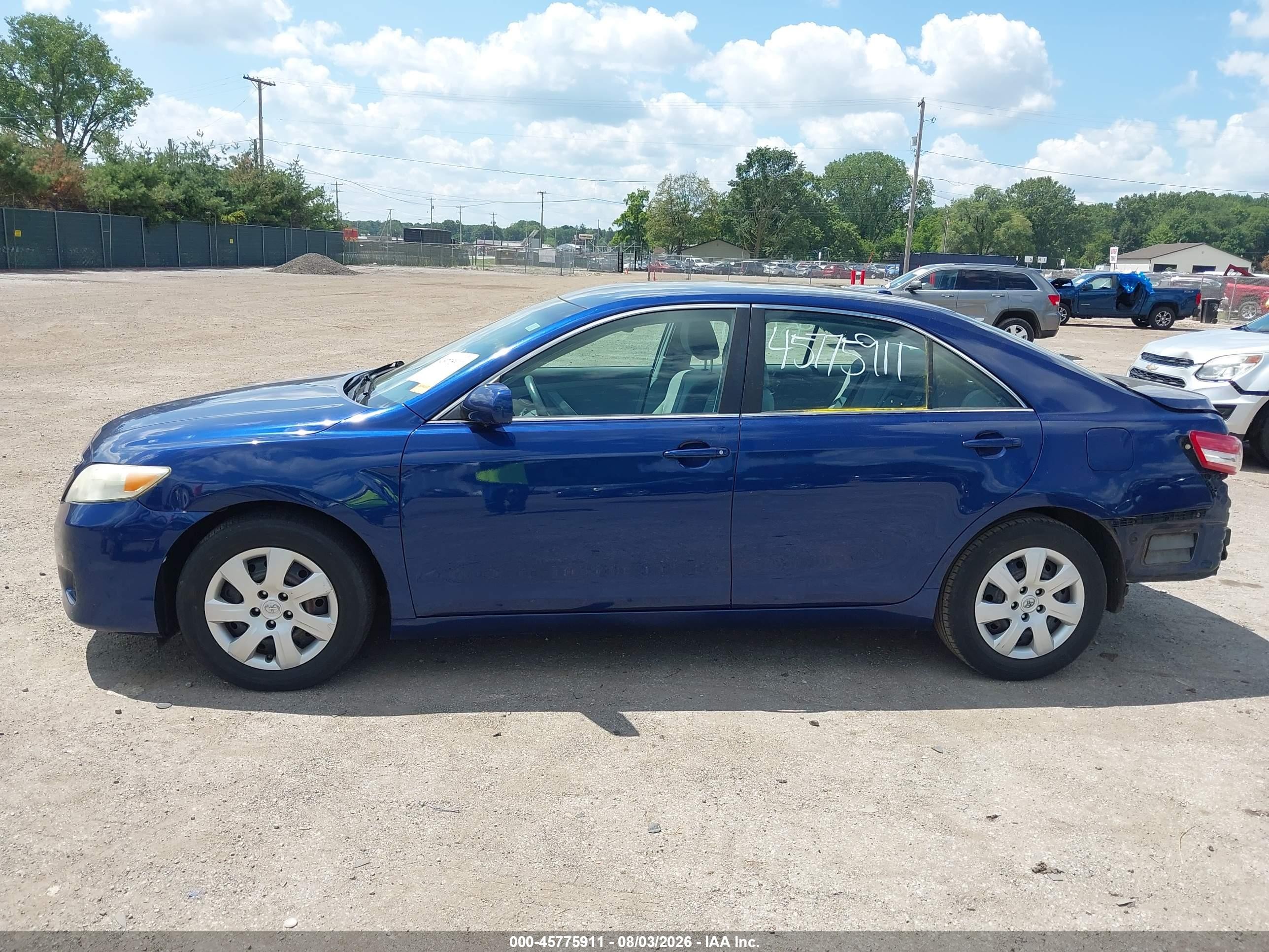 2010 Toyota Camry Le Blue vin: 4T4BF3EK2AR072896