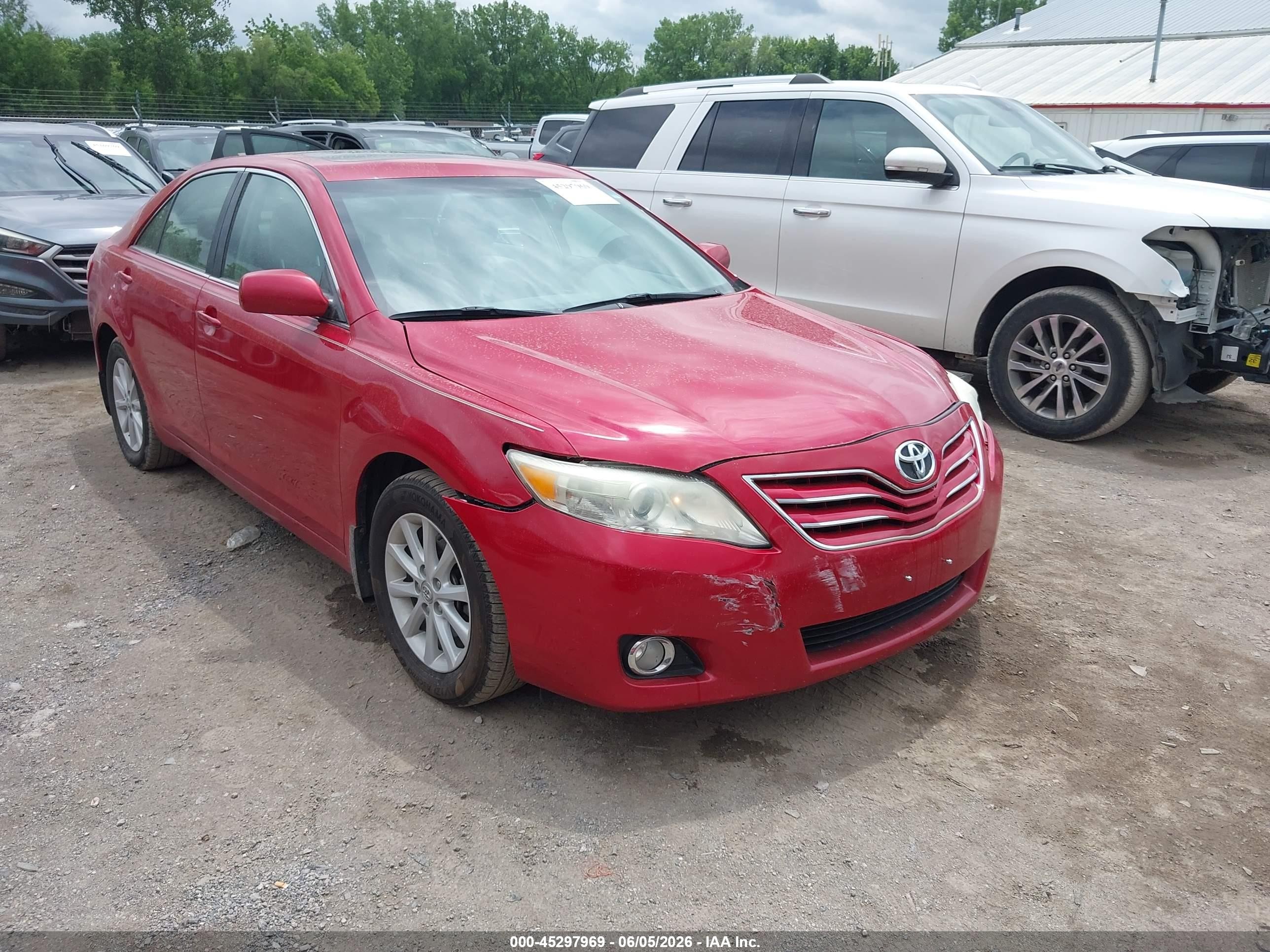 2010 Toyota Camry Xle Red vin: 4T4BF3EK2AR079377
