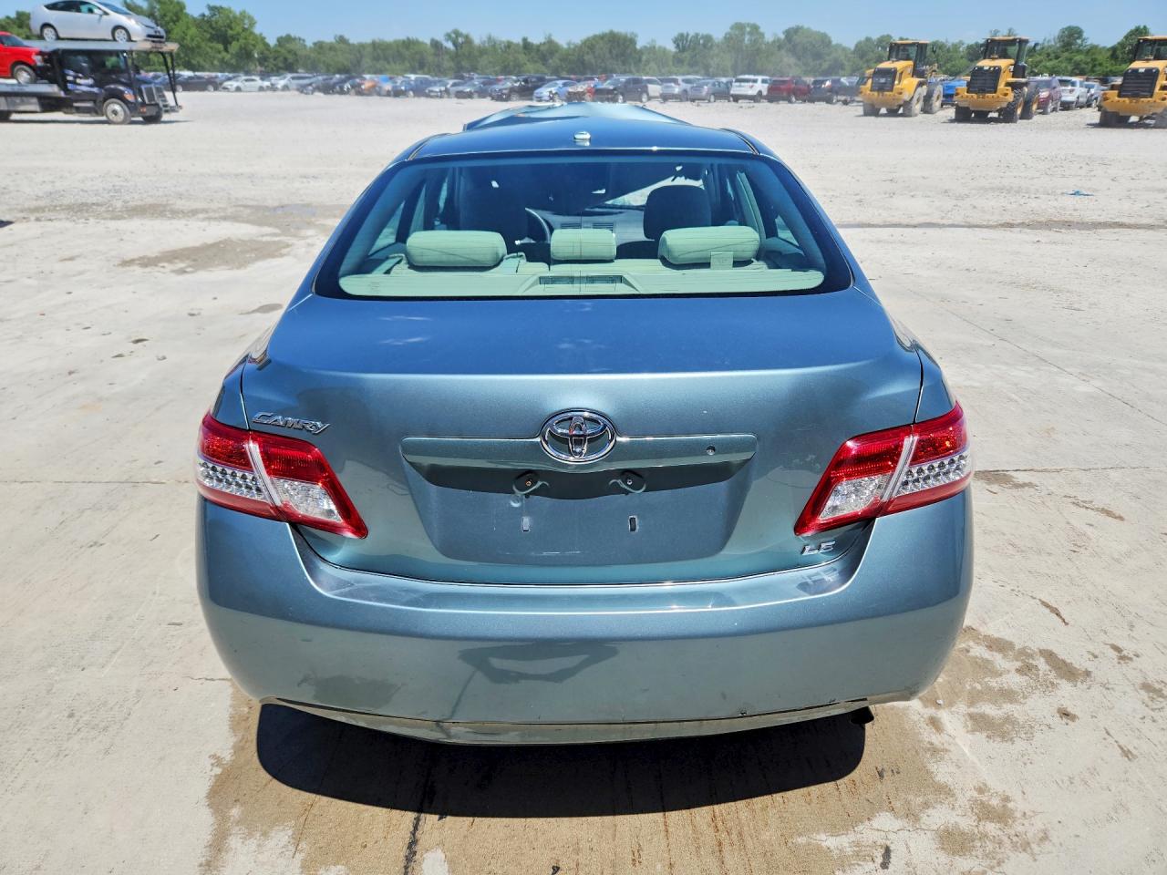 2010 Toyota Camry Le Turquoise vin: 4T4BF3EK2AR081792