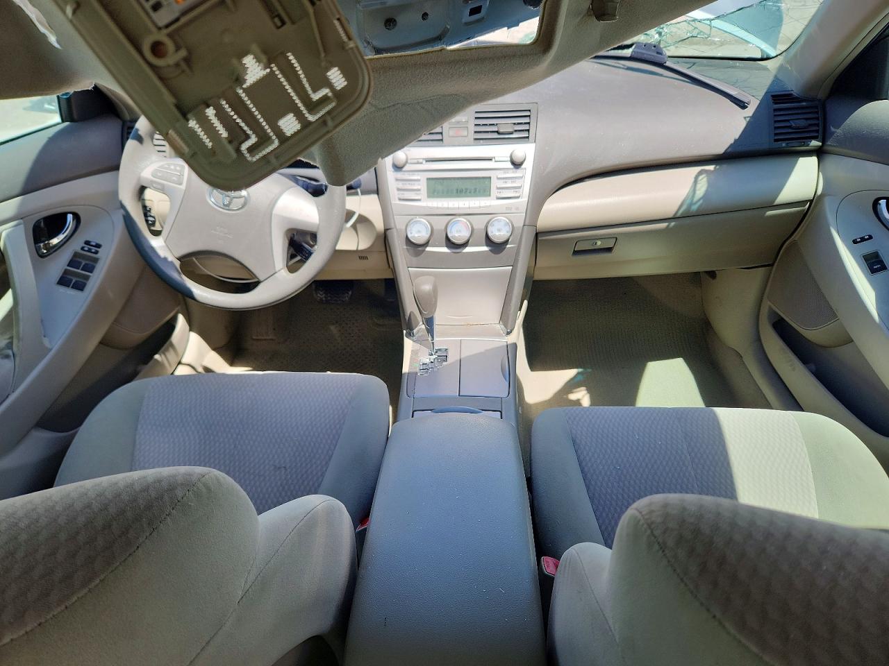 2010 Toyota Camry Le Turquoise vin: 4T4BF3EK2AR081792