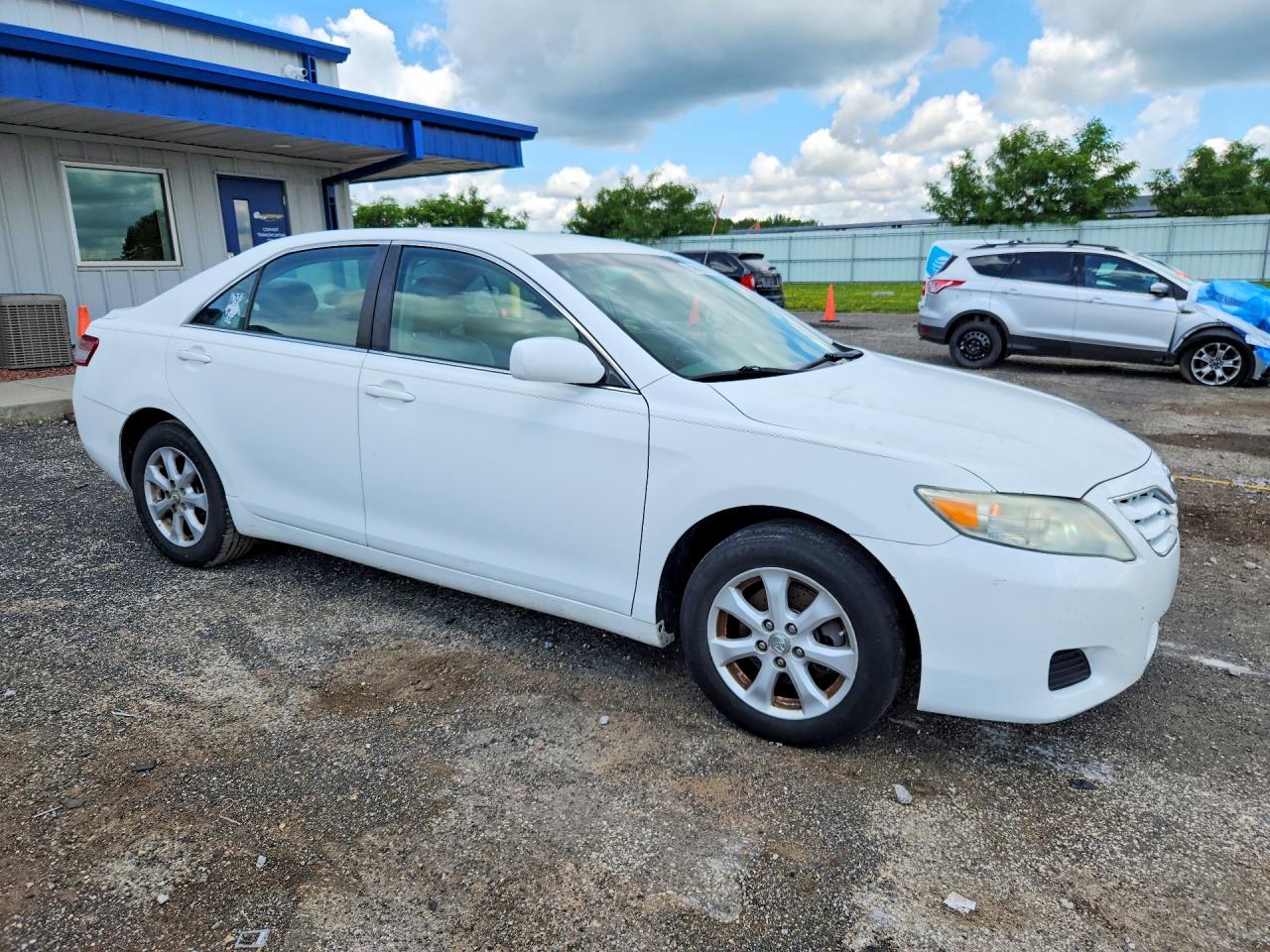 2010 Toyota Camry White vin: 4T4BF3EK2AR083798