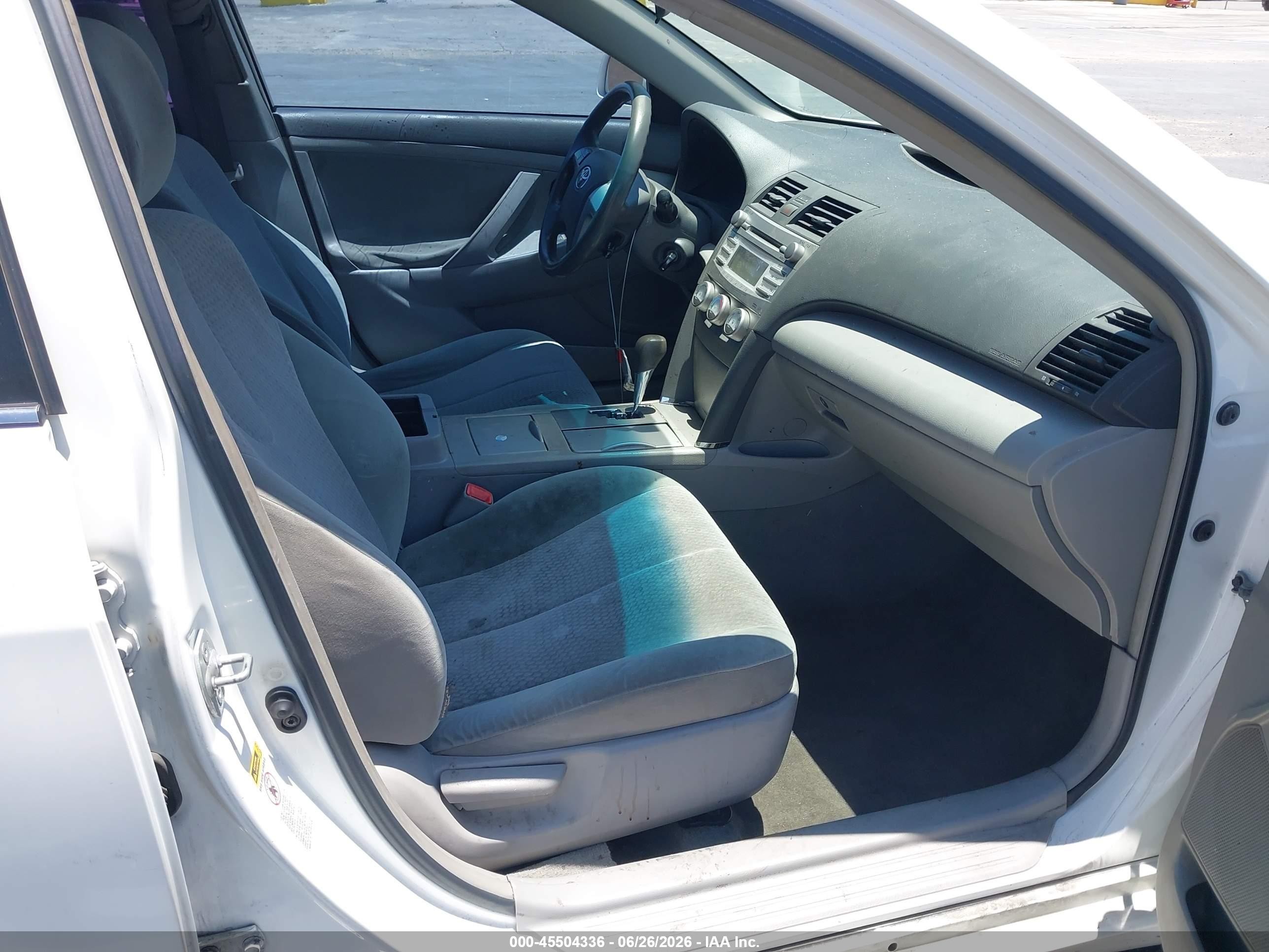 2011 Toyota Camry Le White vin: 4T4BF3EK2BR092048