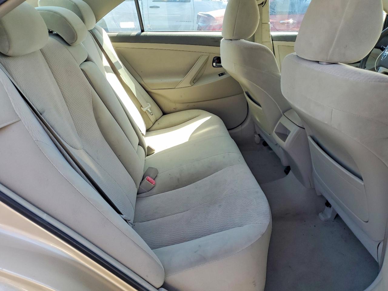 2011 Toyota Camry Le Gold vin: 4T4BF3EK2BR094544