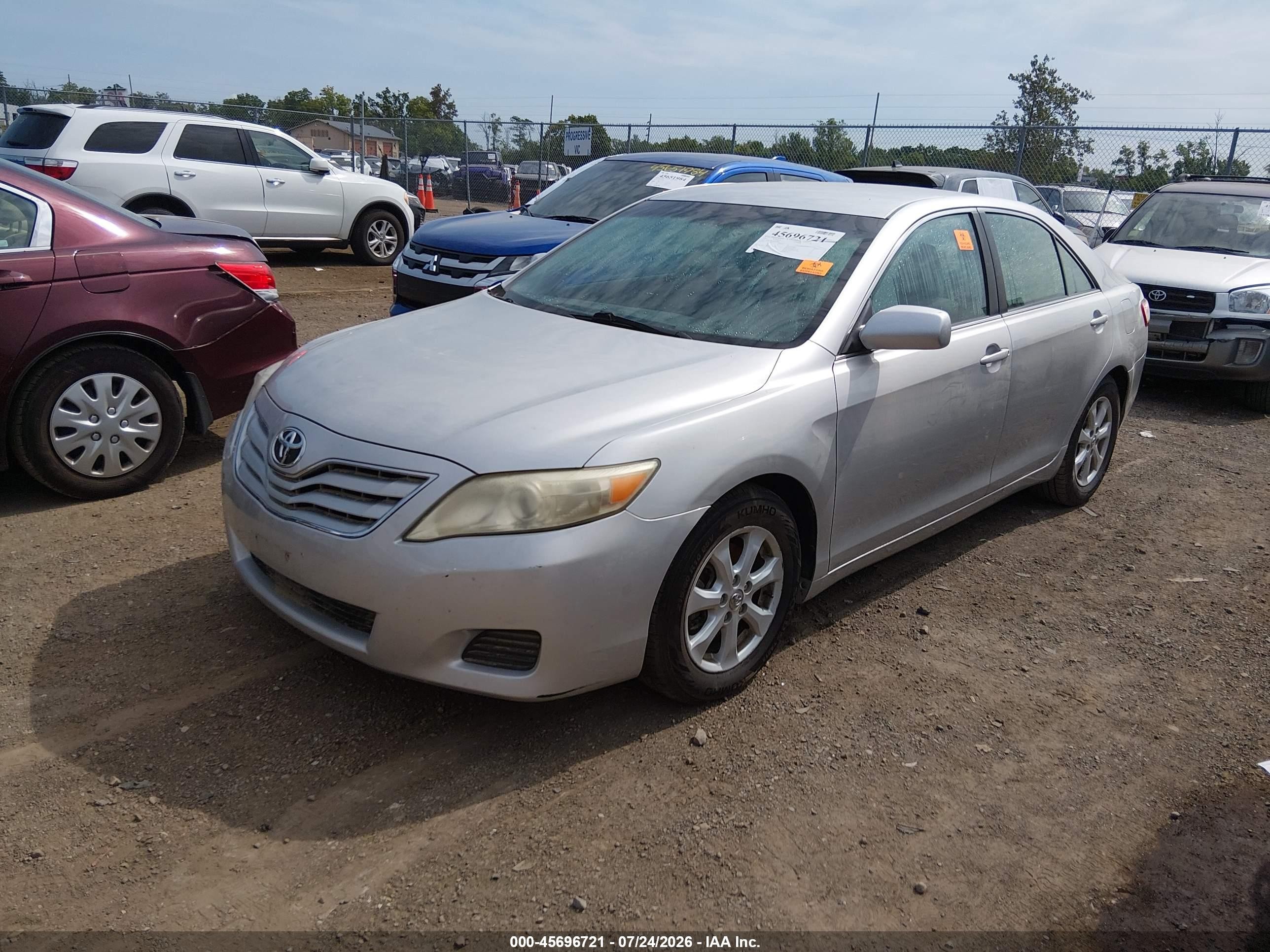 2011 Toyota Camry Le Silver vin: 4T4BF3EK2BR095001