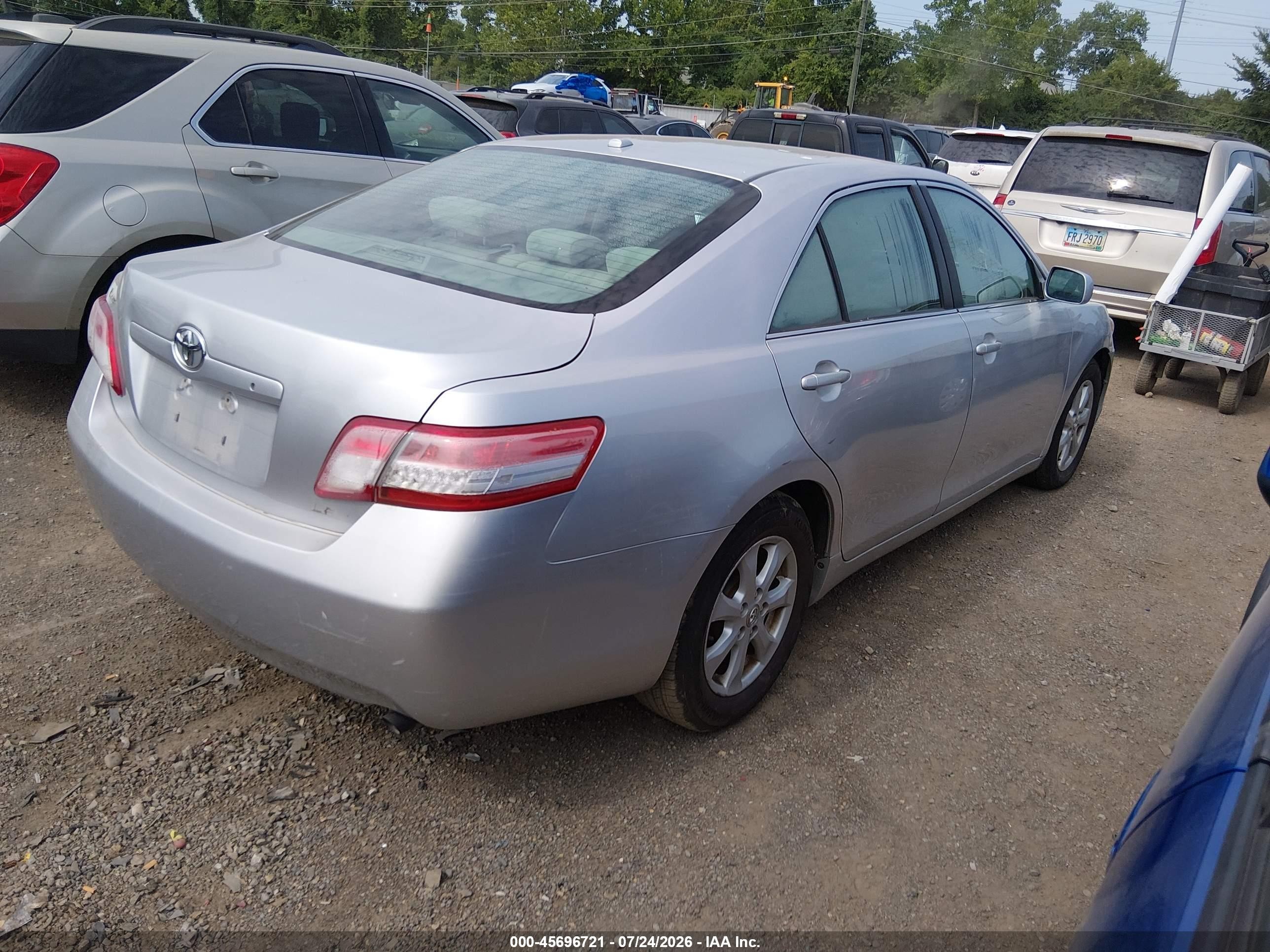 2011 Toyota Camry Le Silver vin: 4T4BF3EK2BR095001