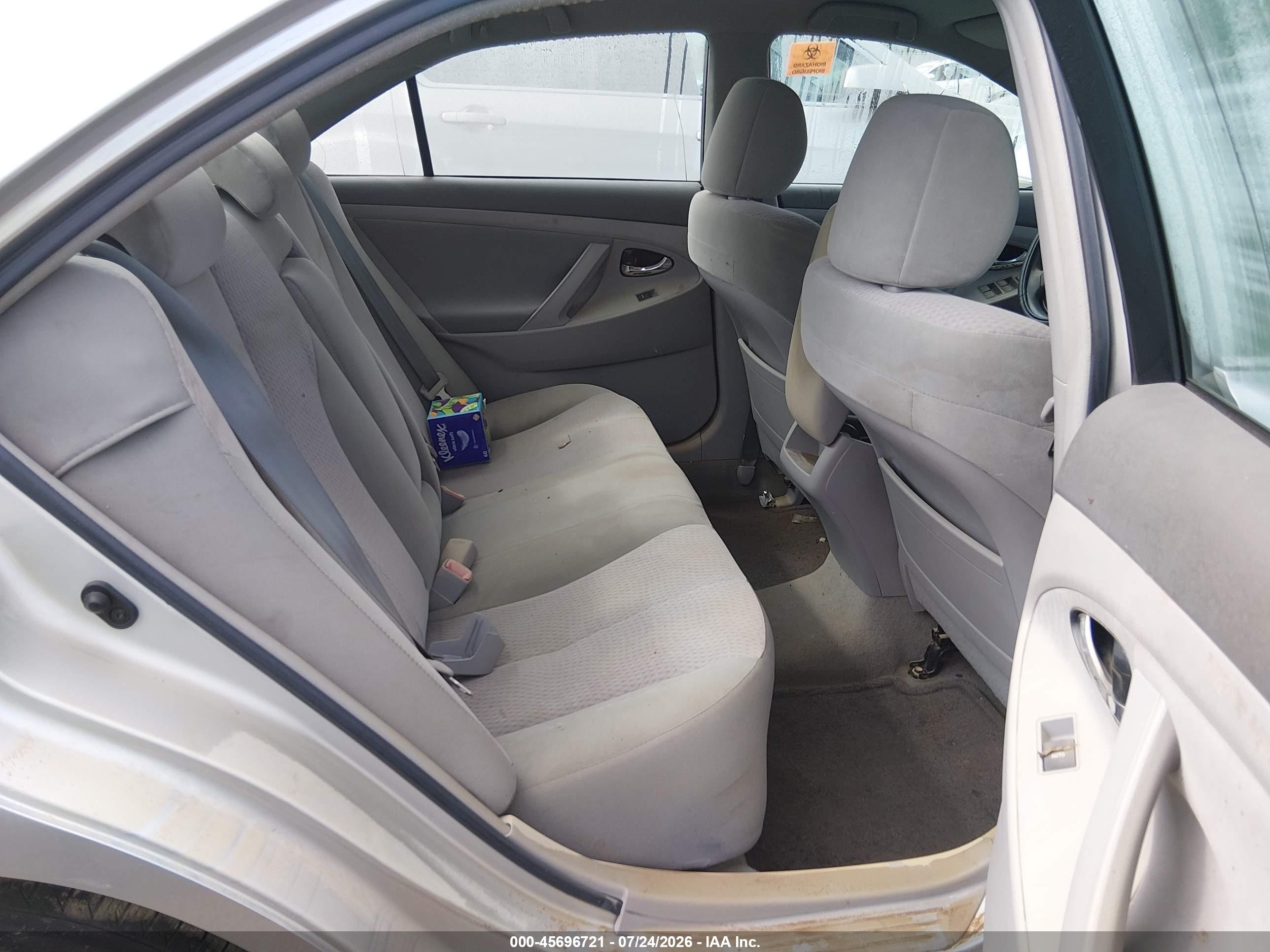 2011 Toyota Camry Le Silver vin: 4T4BF3EK2BR095001