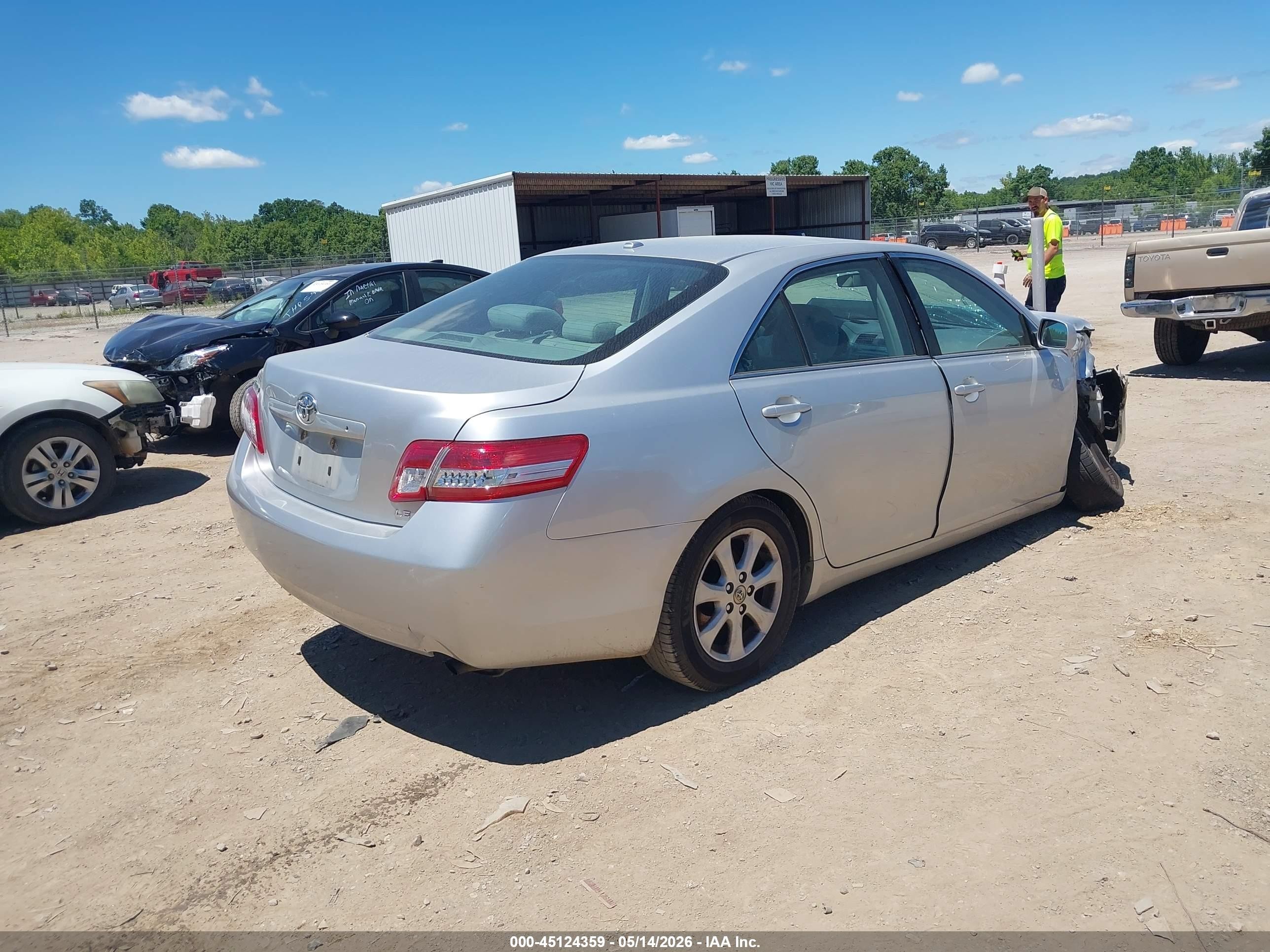 2011 Toyota Camry Le Silver vin: 4T4BF3EK2BR095242