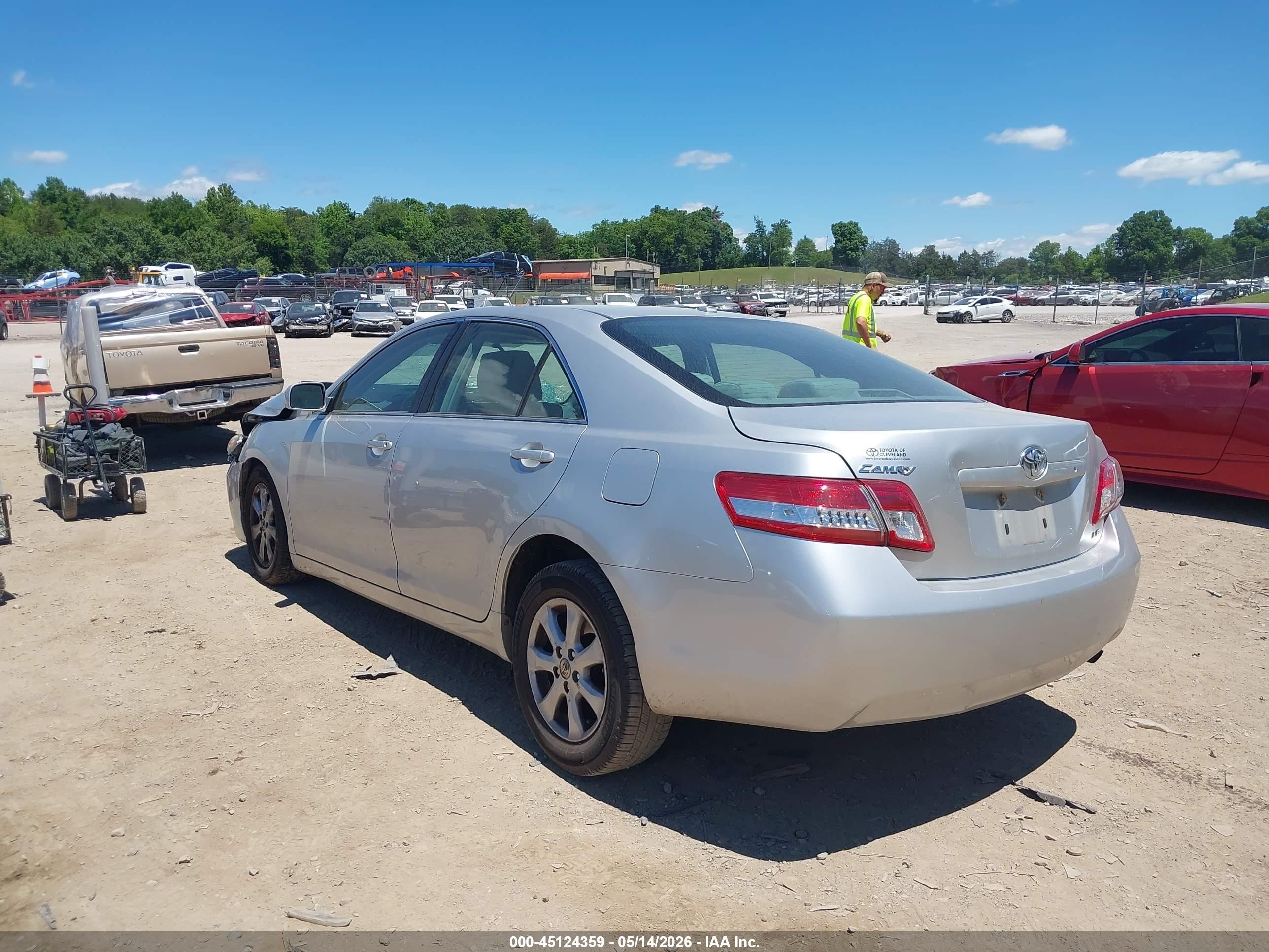 2011 Toyota Camry Le Silver vin: 4T4BF3EK2BR095242