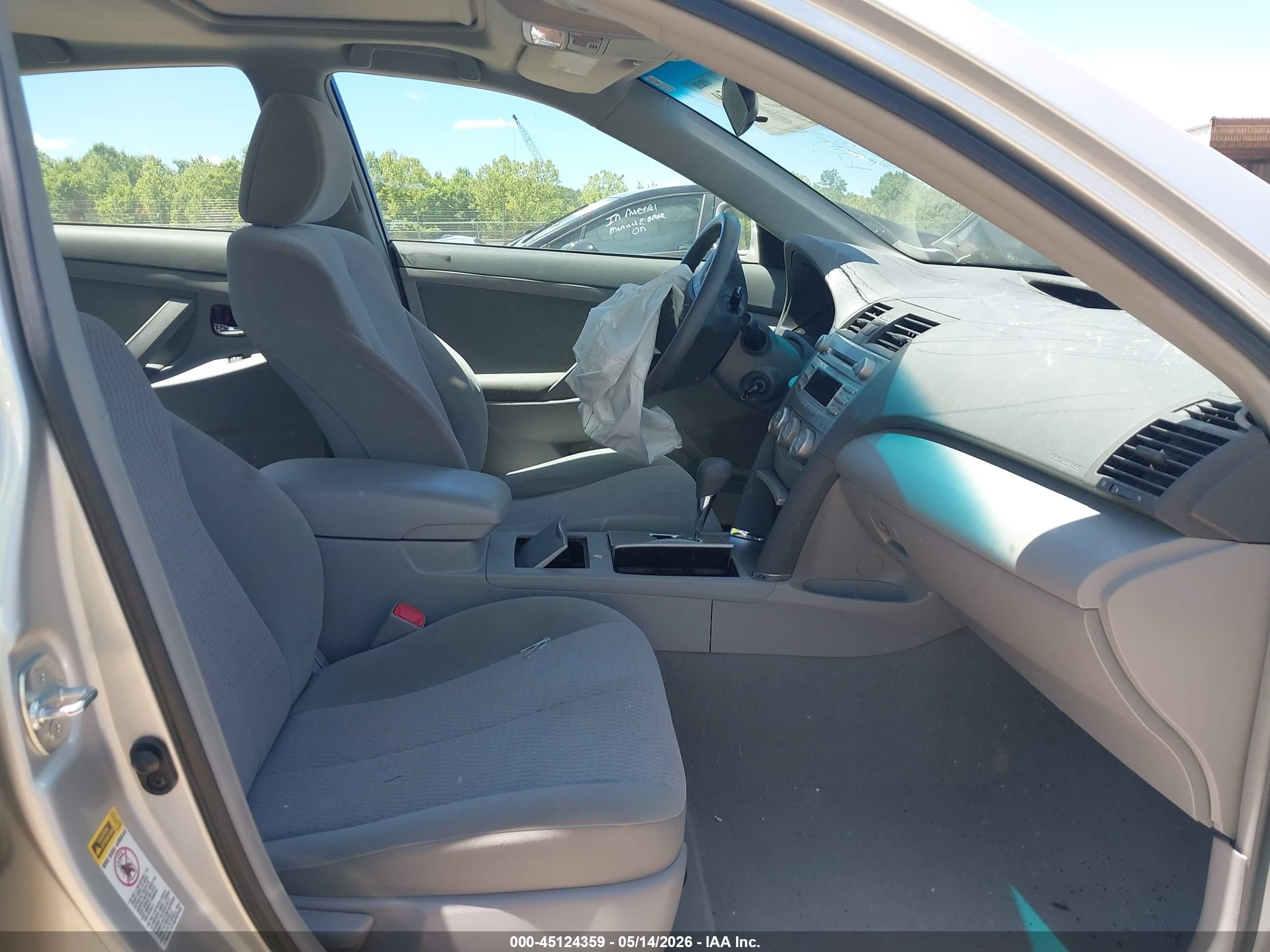 2011 Toyota Camry Le Silver vin: 4T4BF3EK2BR095242