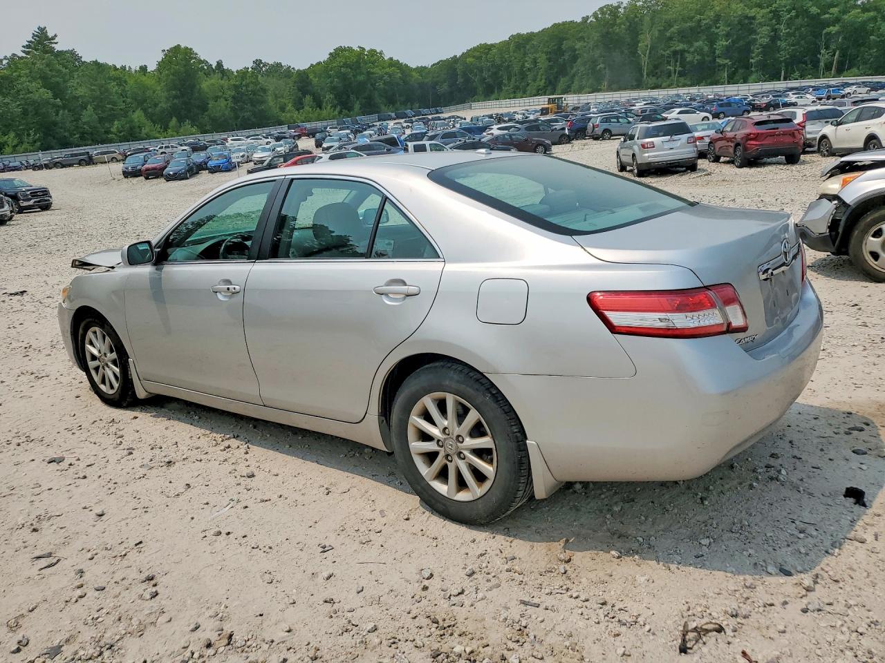 2011 Toyota Camry Xle Silver vin: 4T4BF3EK2BR095516