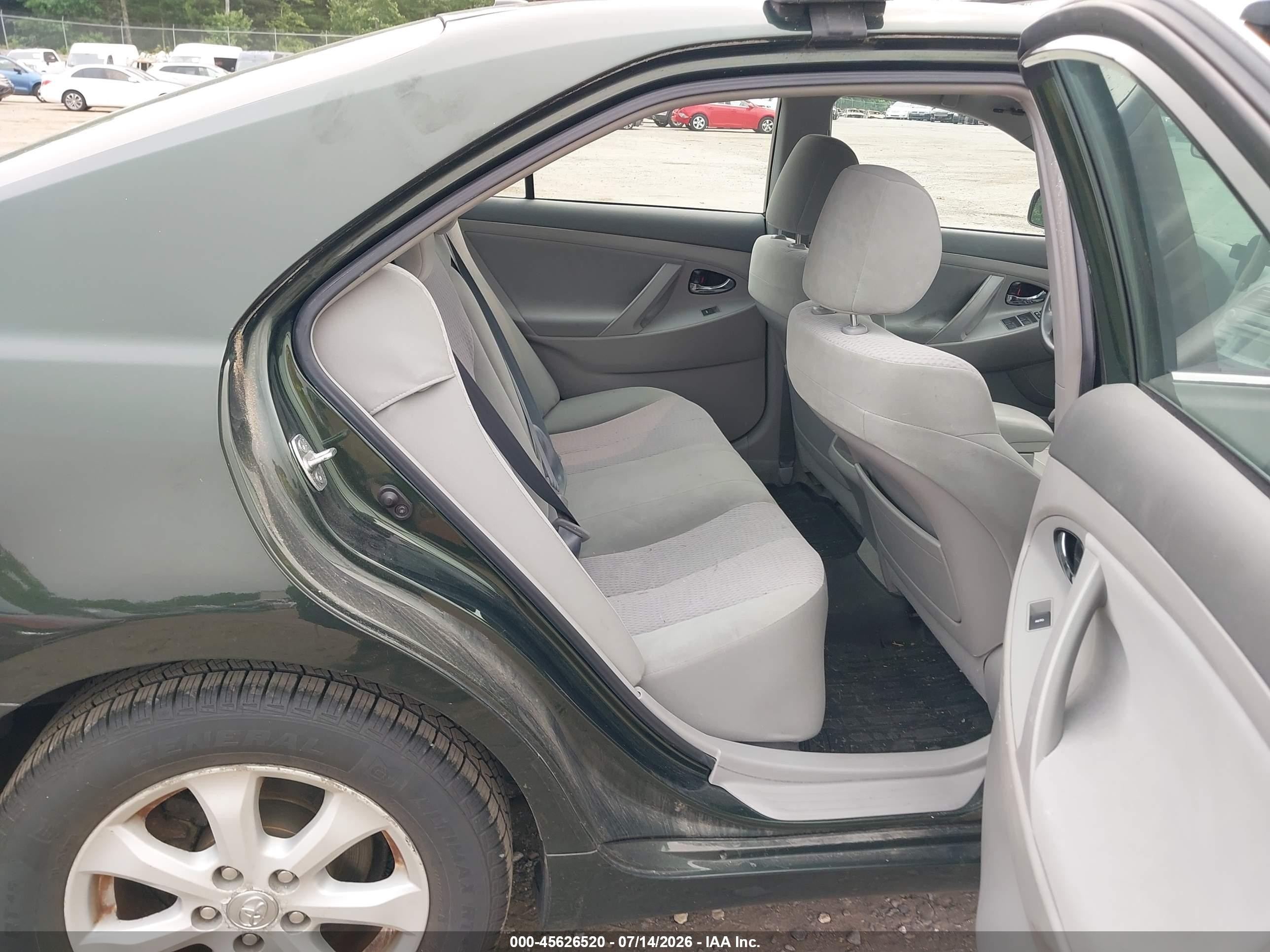 2011 Toyota Camry Le Green vin: 4T4BF3EK2BR099288