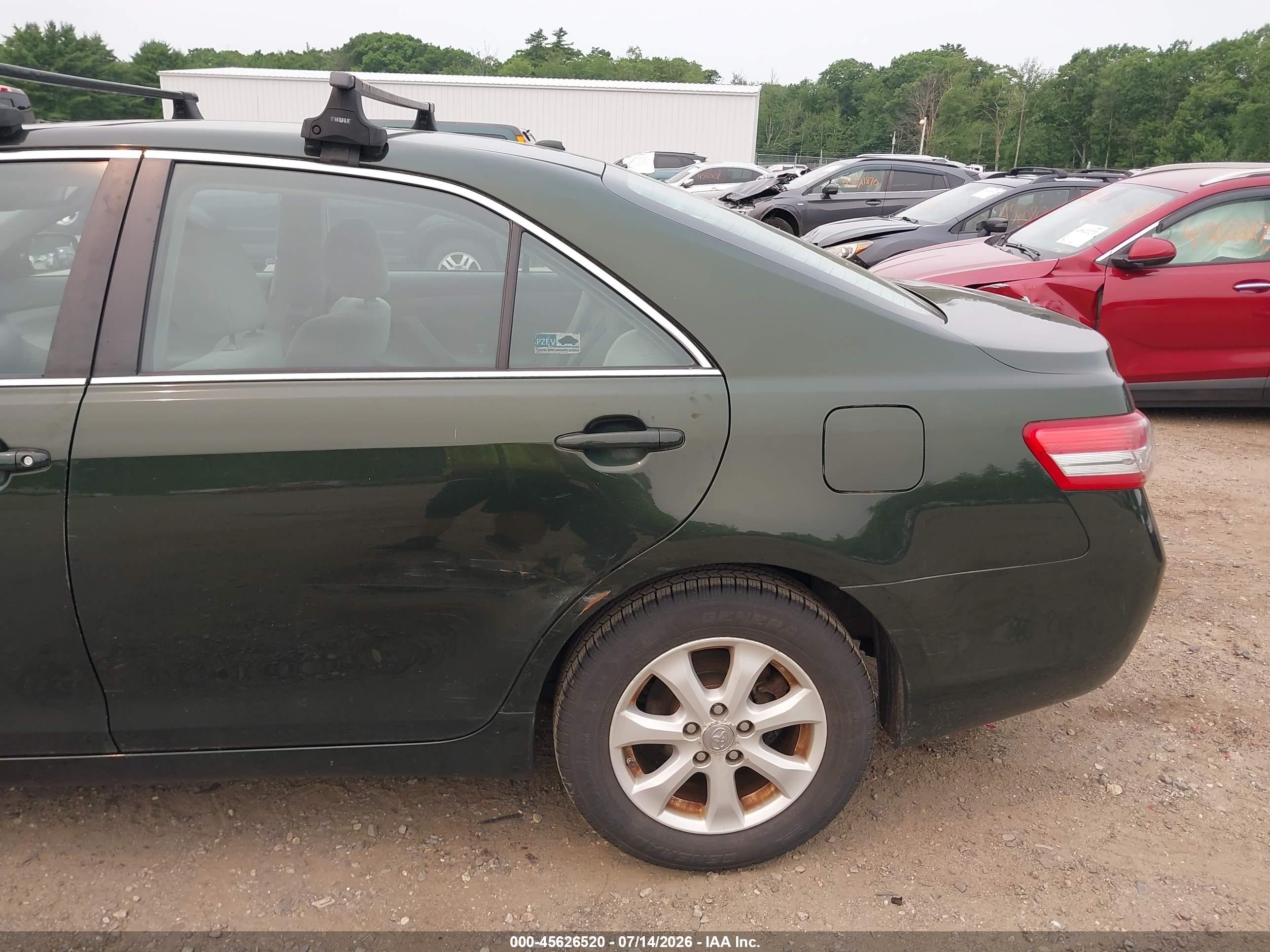 2011 Toyota Camry Le Green vin: 4T4BF3EK2BR099288
