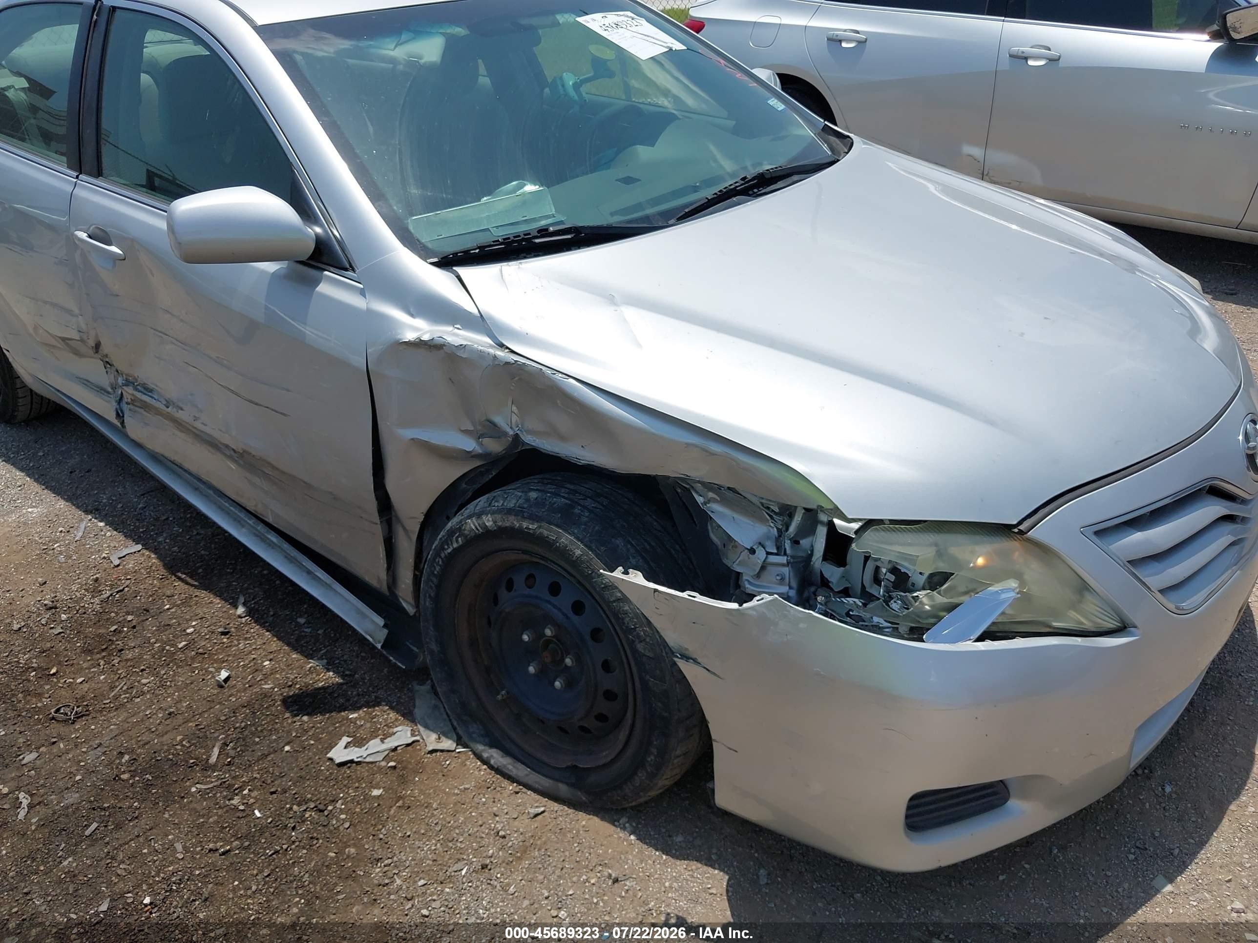 2011 Toyota Camry Le Серебряный vin: 4T4BF3EK2BR099520